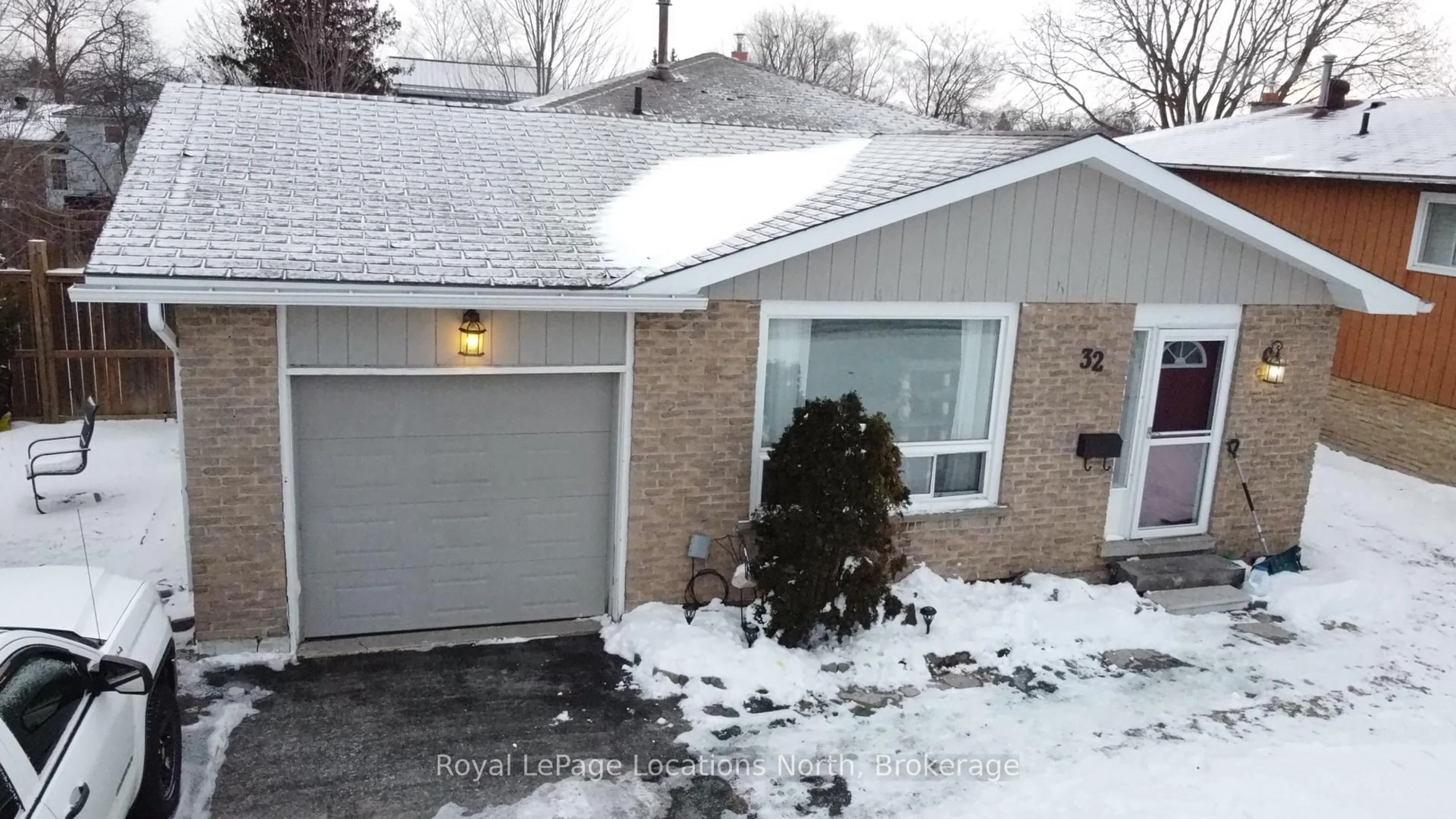 Unknown for 32 Courtice Cres, Collingwood Ontario L9Y 4G1