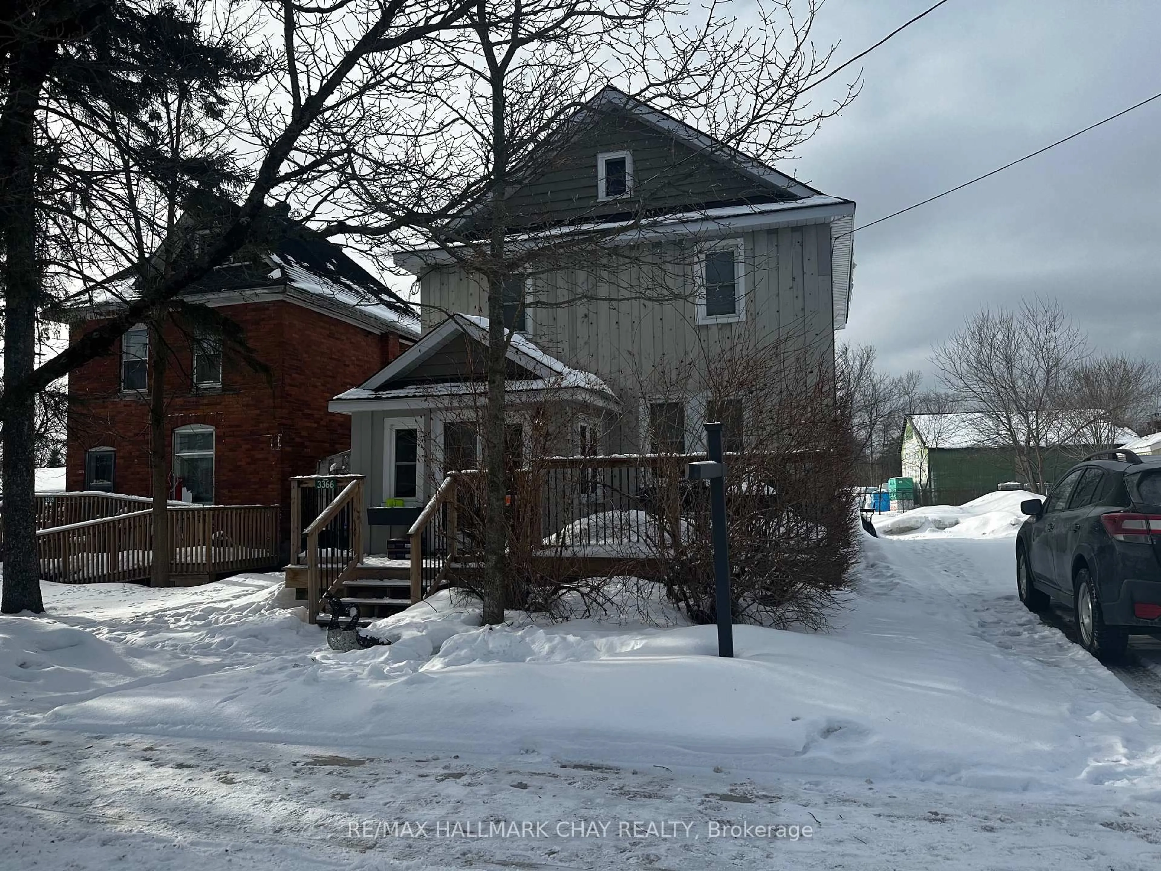 A pic from outside/outdoor area/front of a property/back of a property/a pic from drone, street for 3366 Muskoka St, Severn Ontario L0K 2B0