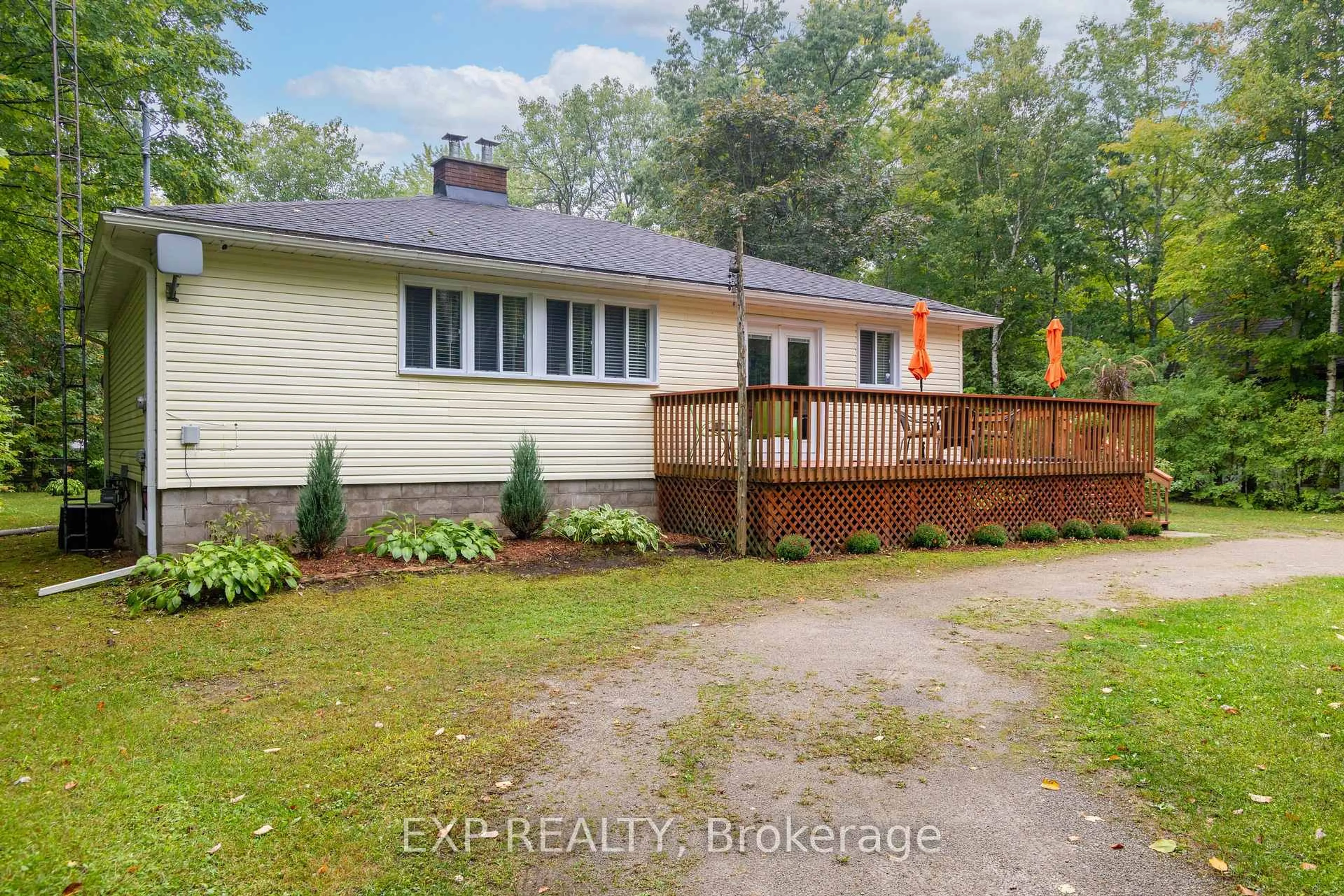 A pic from outside/outdoor area/front of a property/back of a property/a pic from drone, water/lake/river/ocean view for 34 Staglir Dr, Tiny Ontario L9M 0H2
