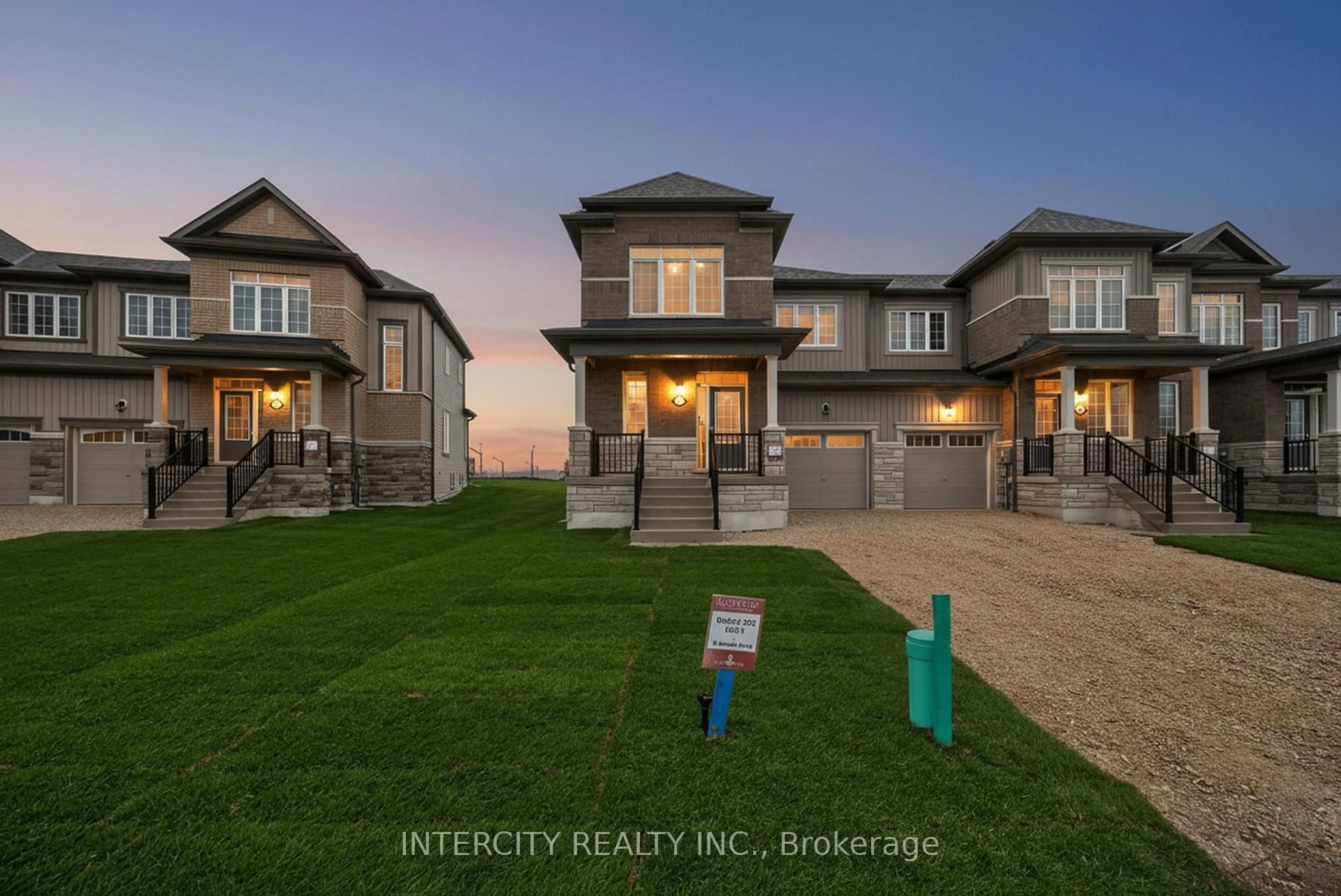 A pic from outside/outdoor area/front of a property/back of a property/a pic from drone, unknown for 11 Avalon Dr, Wasaga Beach Ontario L9R 0M2