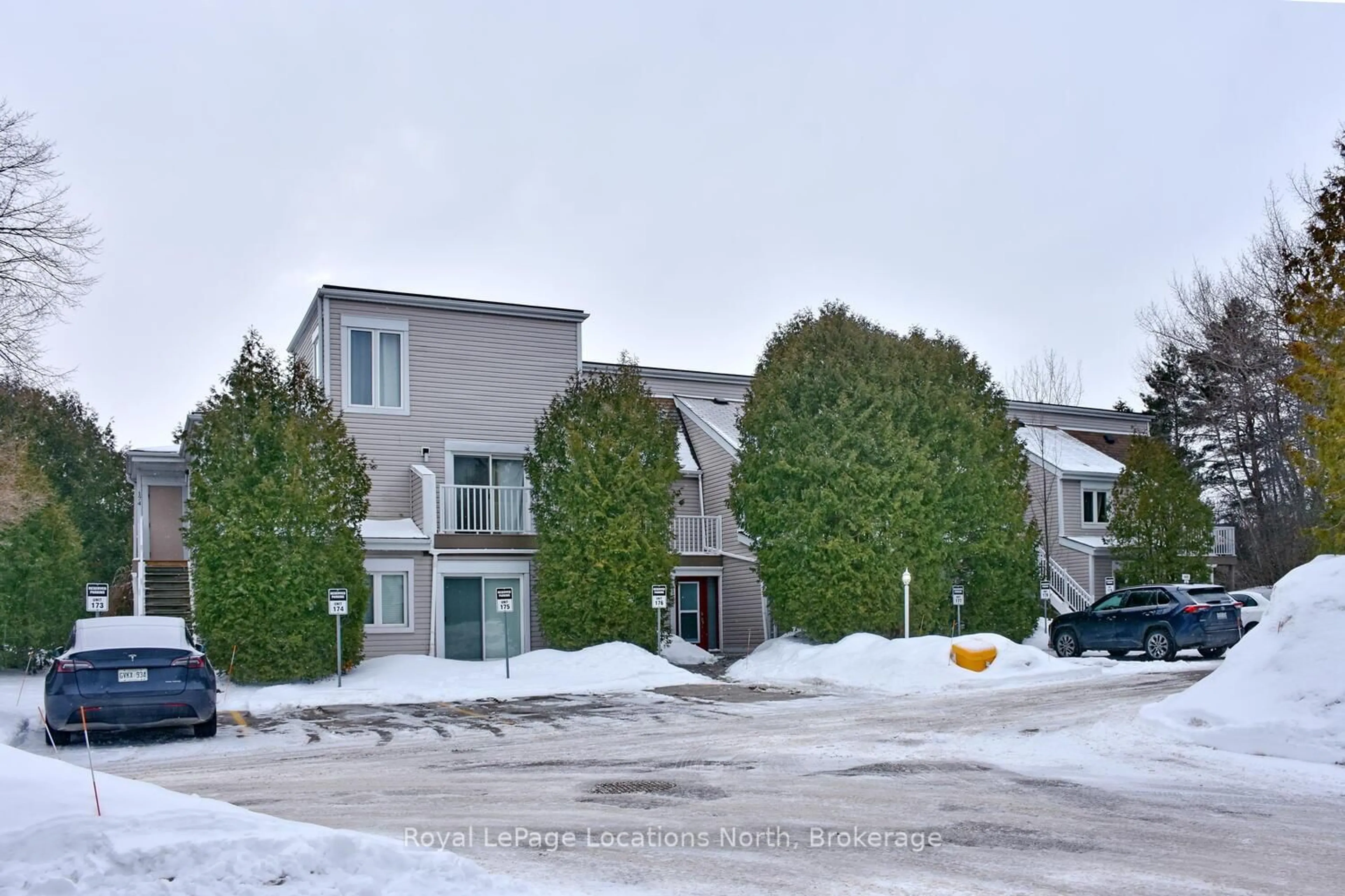 Unknown for 49 TROTT Blvd #176, Collingwood Ontario L9Y 5B8