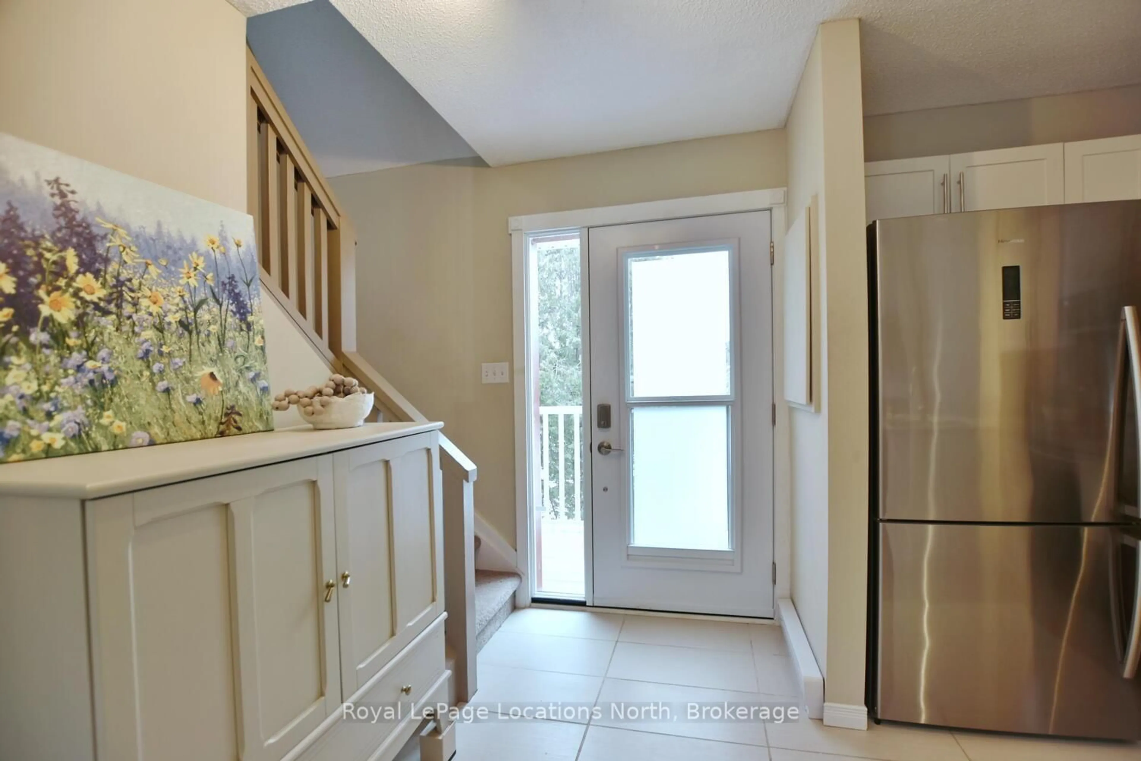Indoor entryway for 49 TROTT Blvd #176, Collingwood Ontario L9Y 5B8