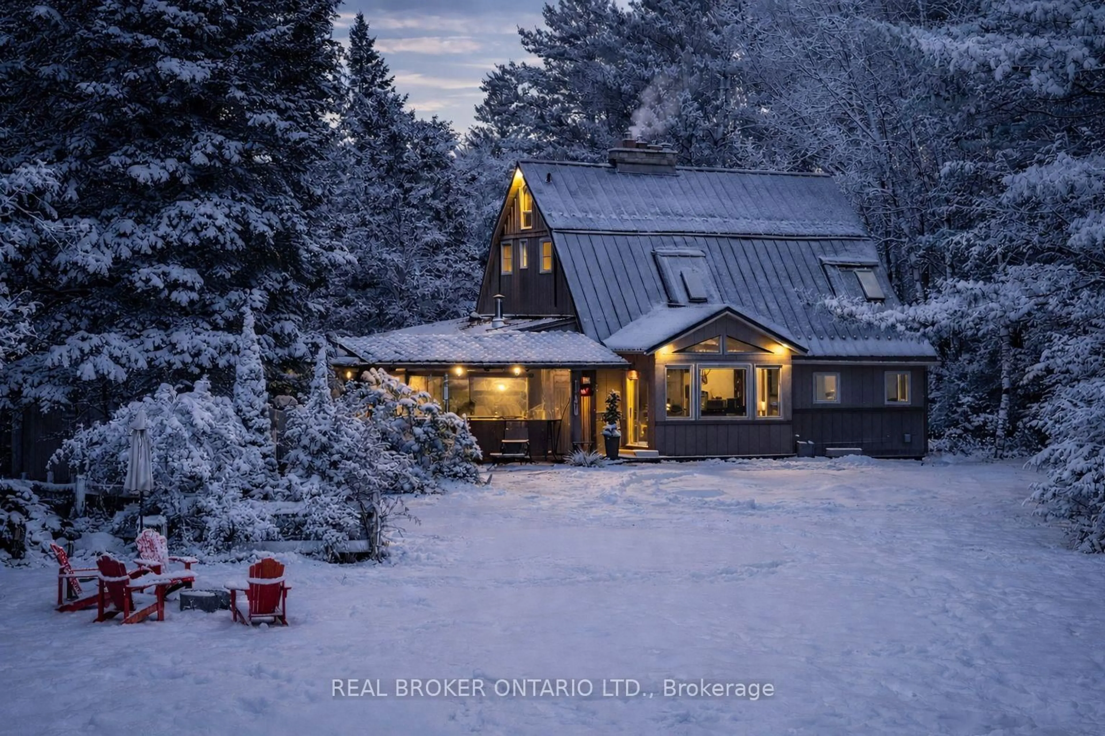 A pic from outside/outdoor area/front of a property/back of a property/a pic from drone, street for 3686 Agnew Rd, Severn Ontario L0K 2B0