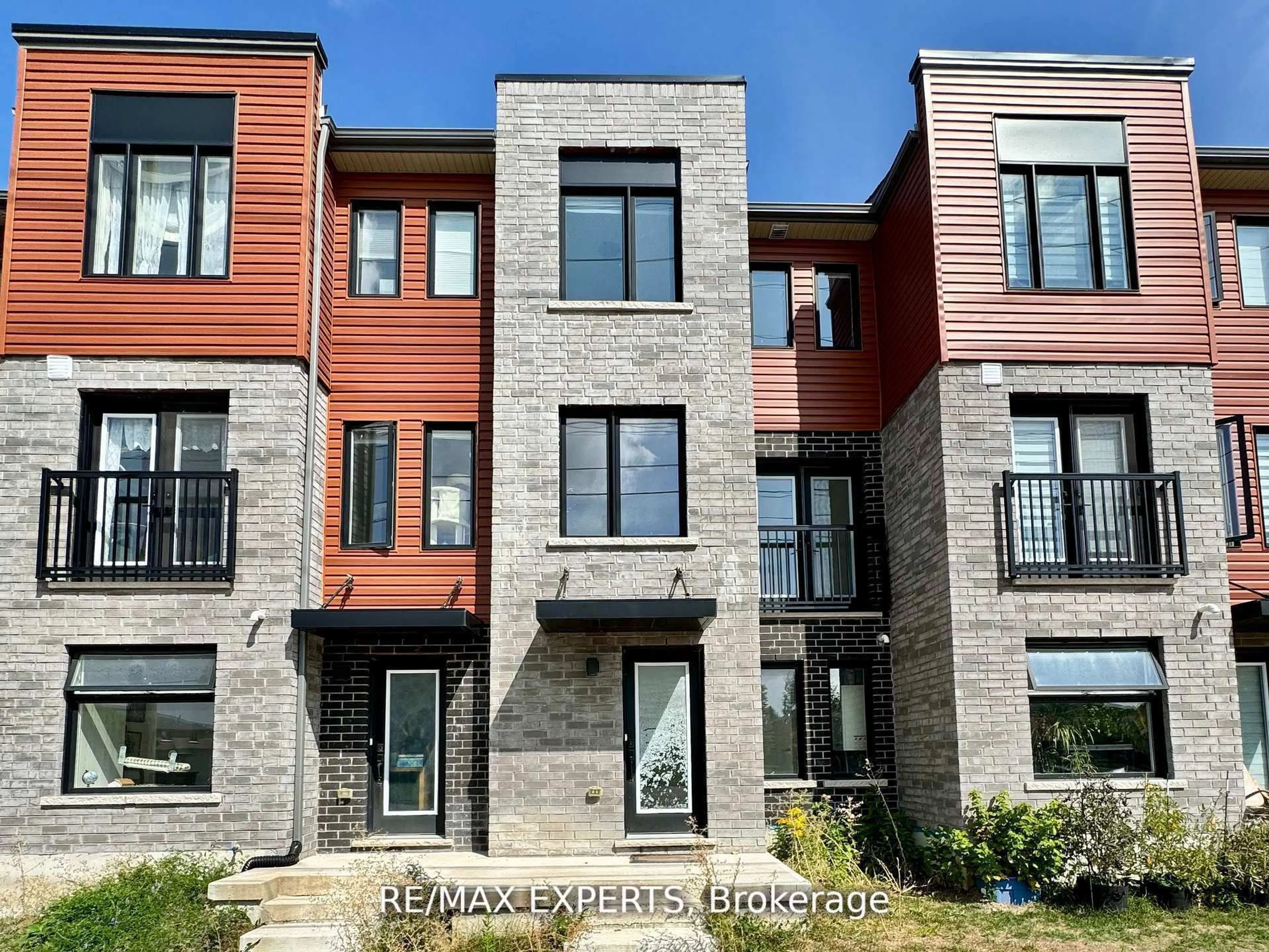 Home with brick exterior material, street for 67 Fairlane Ave, Barrie Ontario L9J 0N1