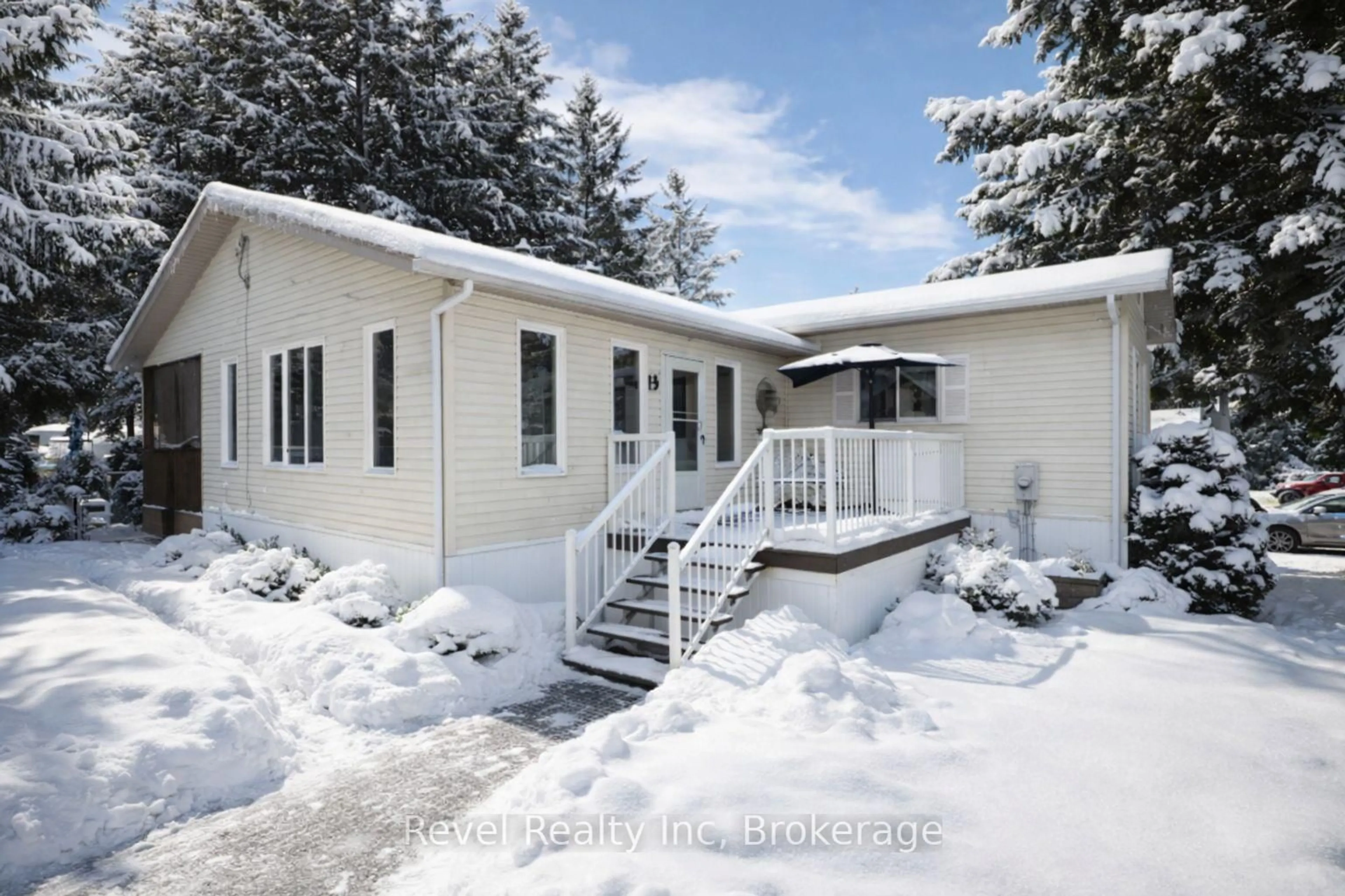 Home with vinyl exterior material, street for 5411 Elliott Sdrd #19, Tay Ontario L4R 4K3