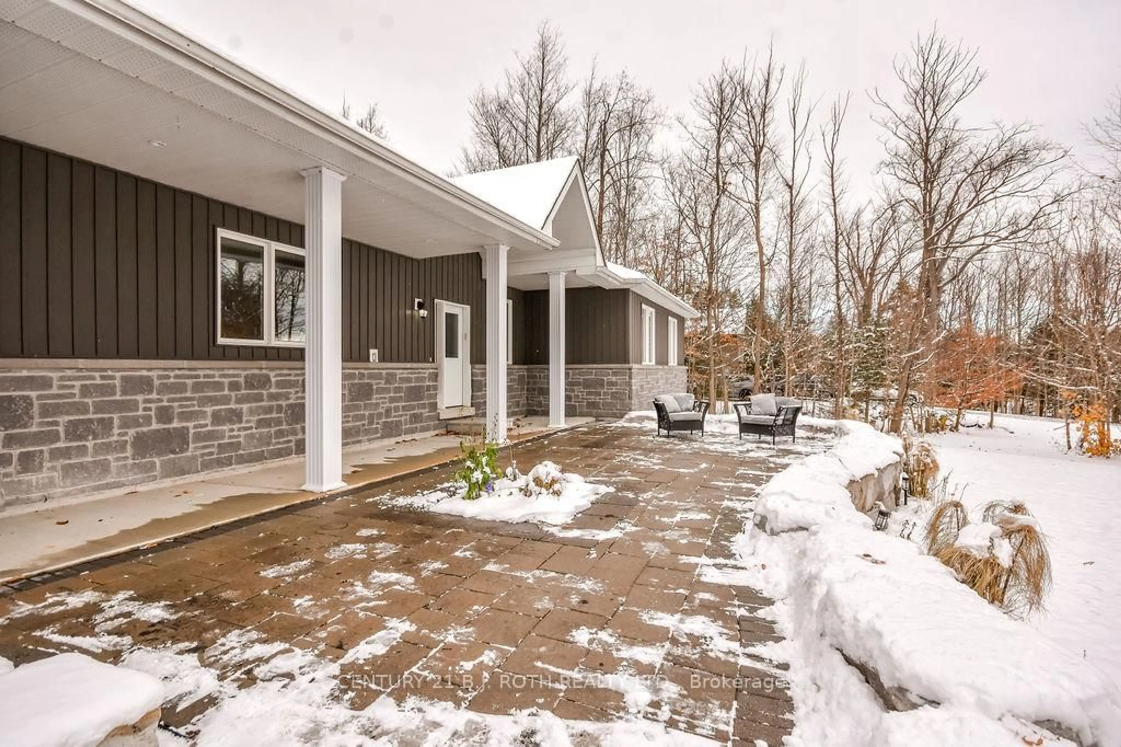 Patio, unknown for 8 Merrington Ave, Oro-Medonte Ontario L3V 6H2