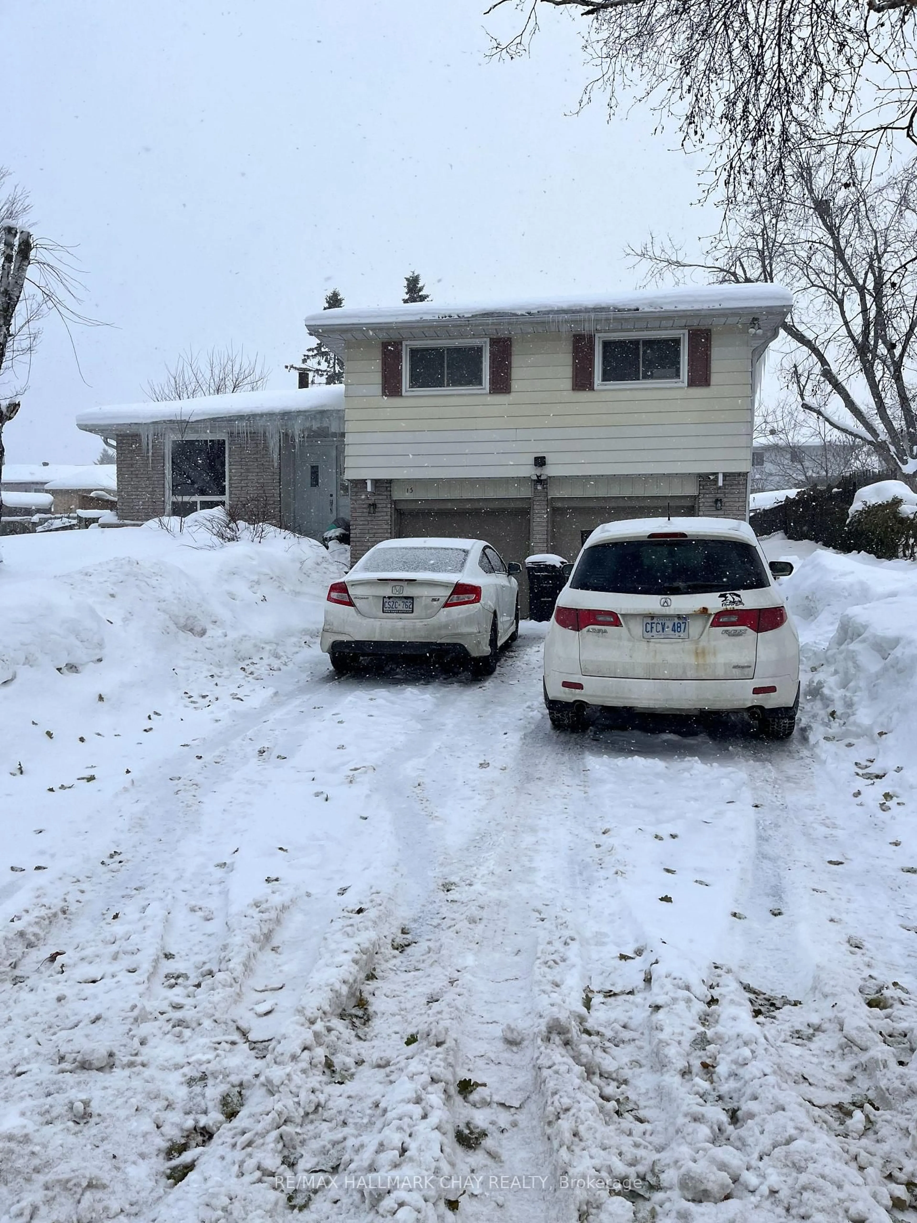 Unknown for 13 Jane Cres, Barrie Ontario L4N 3T7