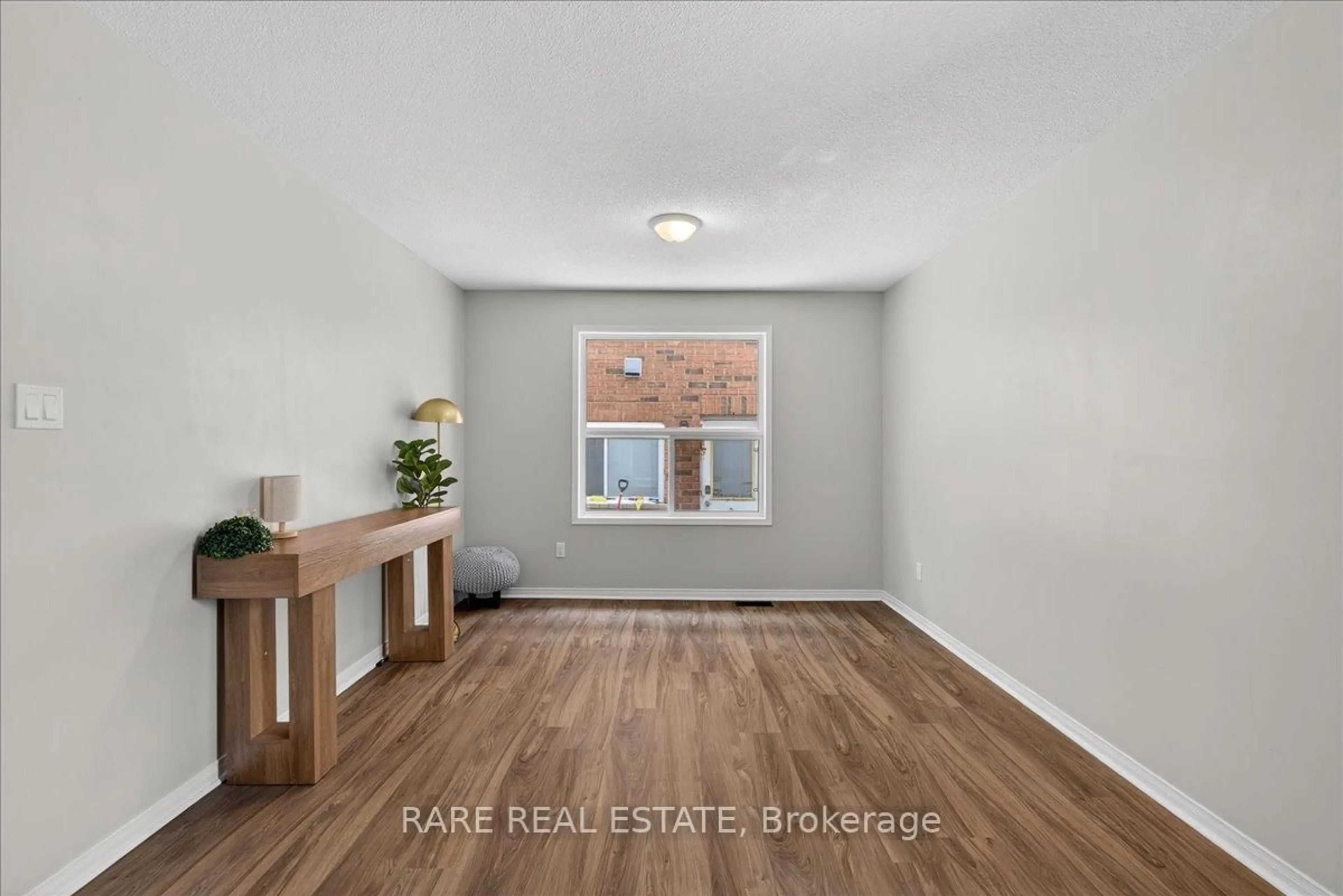 A pic of a room for 30 Mcveigh Dr, Barrie Ontario L4N 7E3