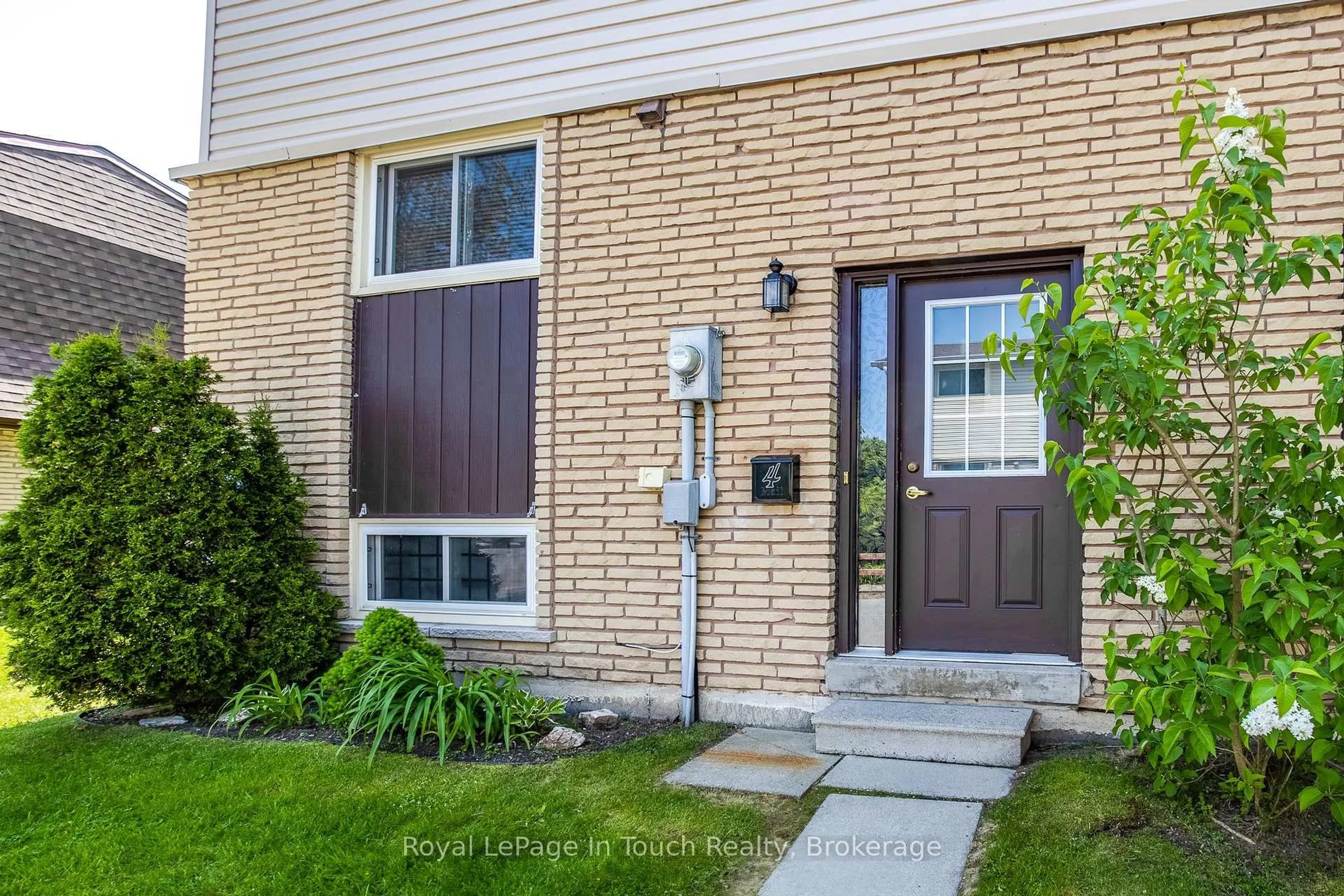 Unknown for 233 Innisfil St #4, Barrie Ontario L4N 3E9
