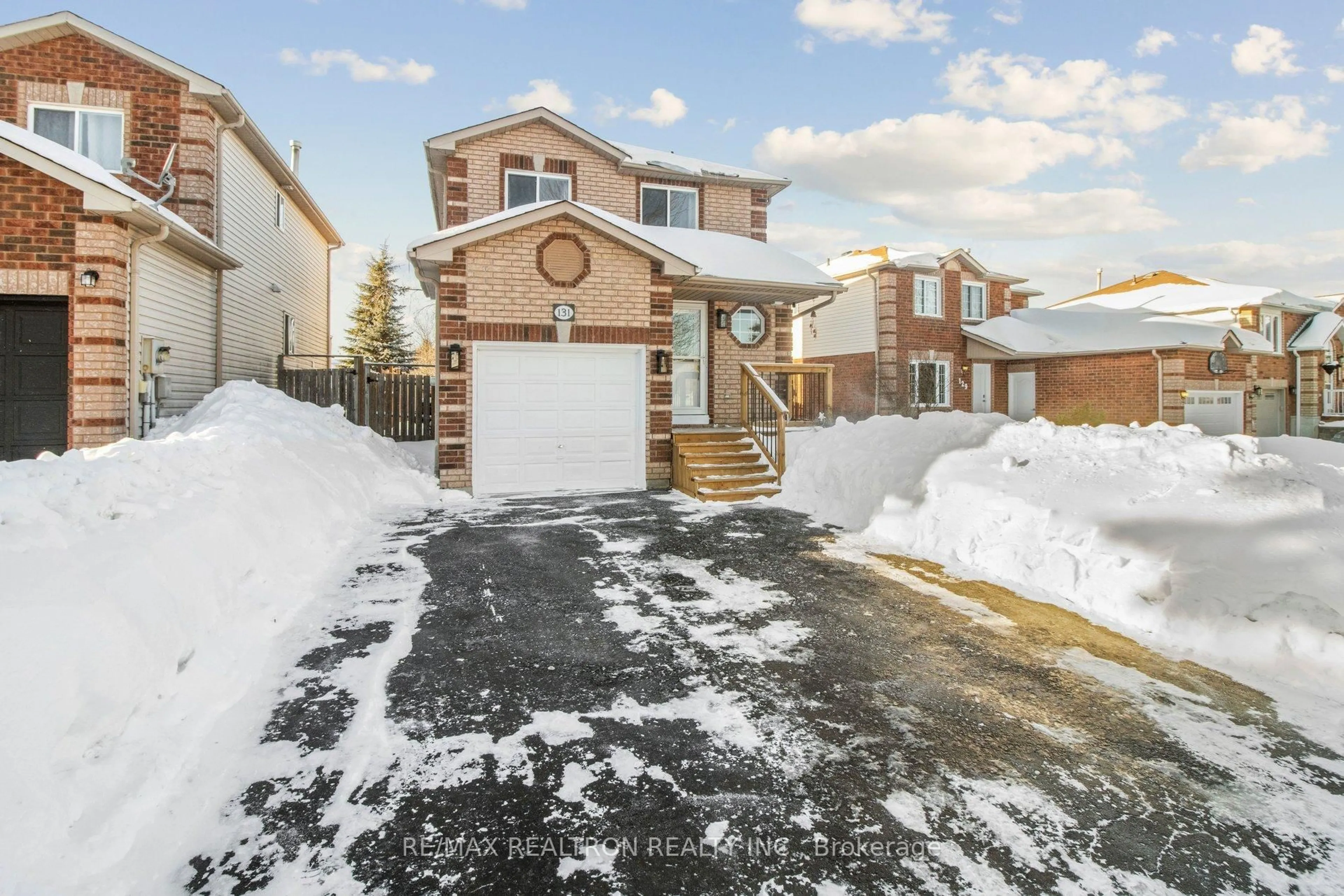 Unknown for 131 Columbia Rd, Barrie Ontario L4N 8E5