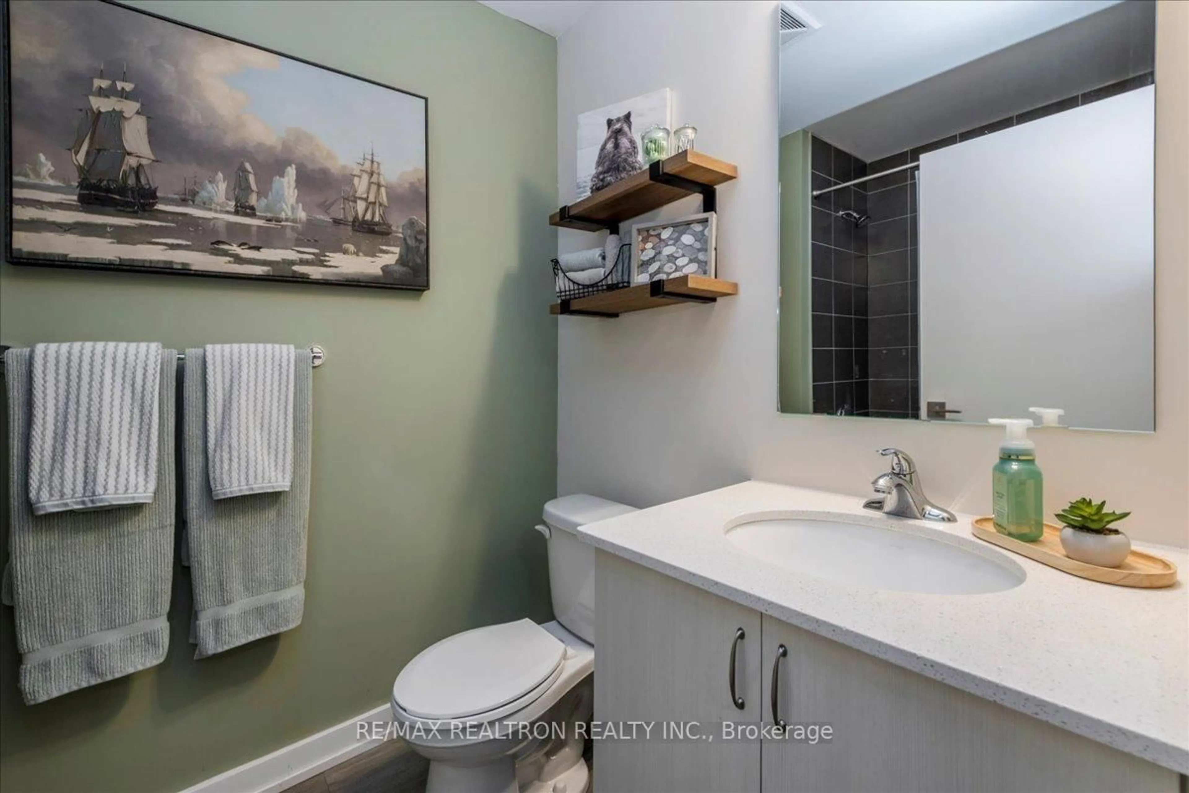 Standard bathroom, ceramic/tile floor for 430 Essa Rd #224, Barrie Ontario L9J 0M1