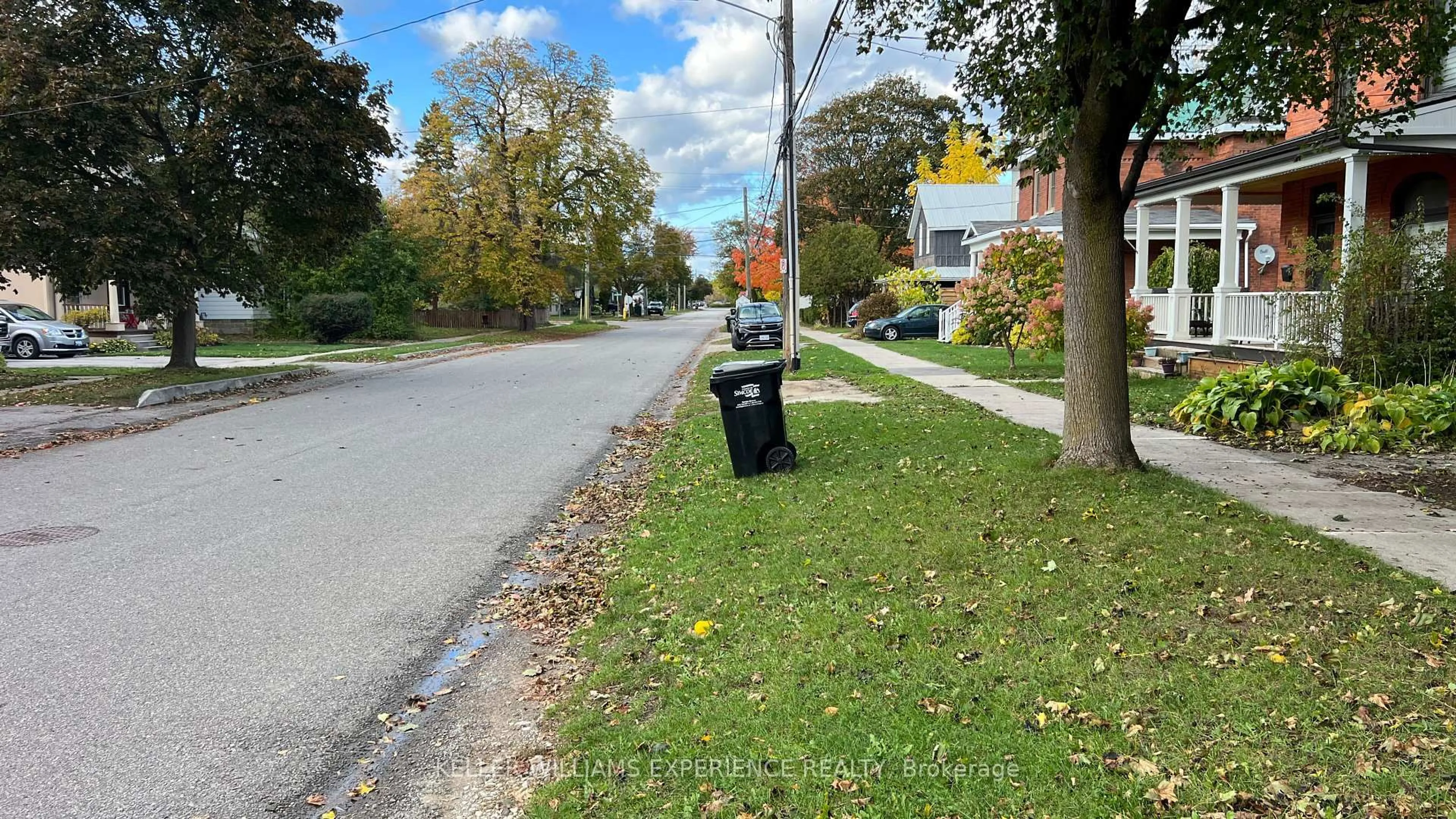 Blurry image for 111 BEECH St, Collingwood Ontario L9Y 2T2