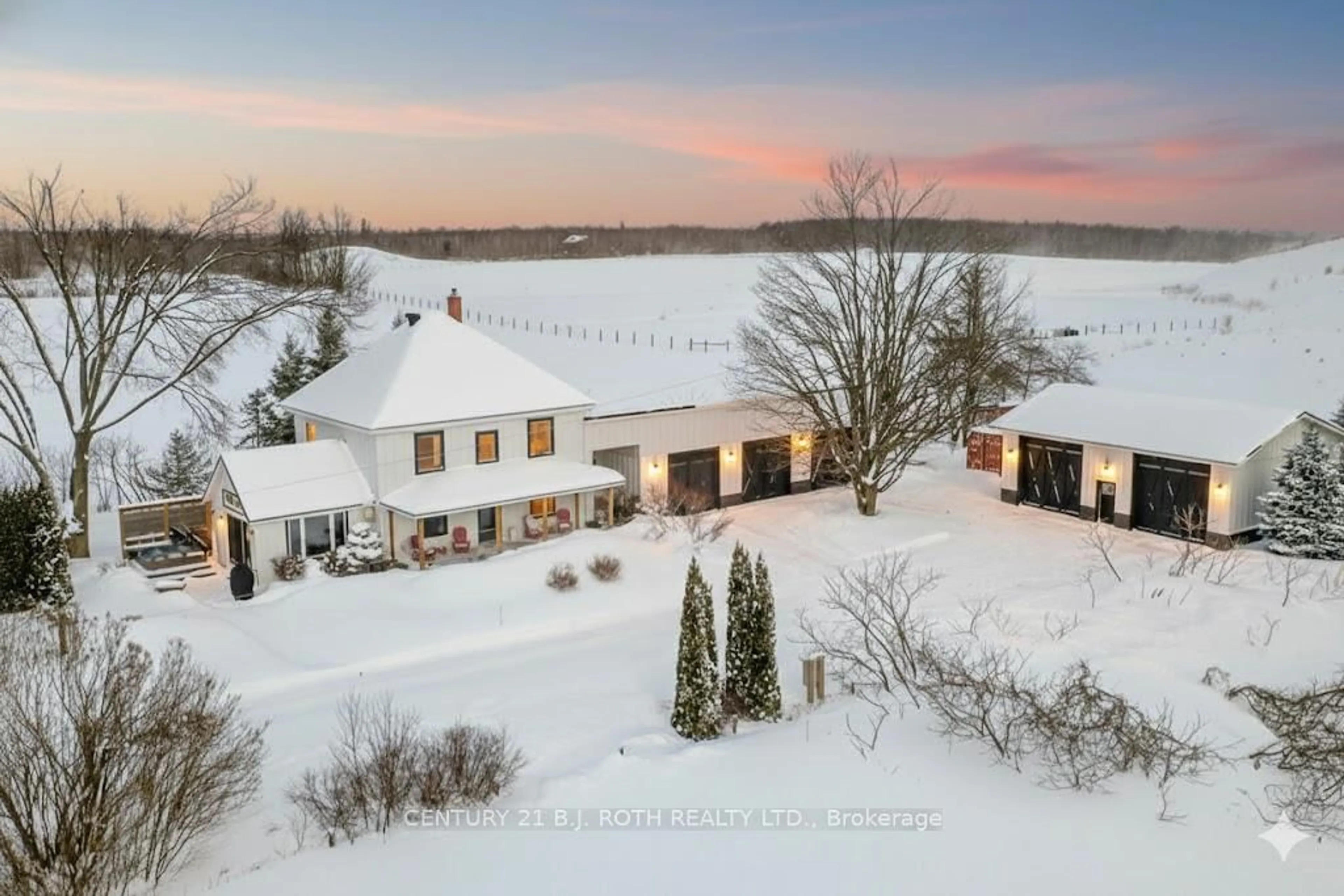 A pic from outside/outdoor area/front of a property/back of a property/a pic from drone, water/lake/river/ocean view for 4885 6 Line, Oro-Medonte Ontario L0K 1E0