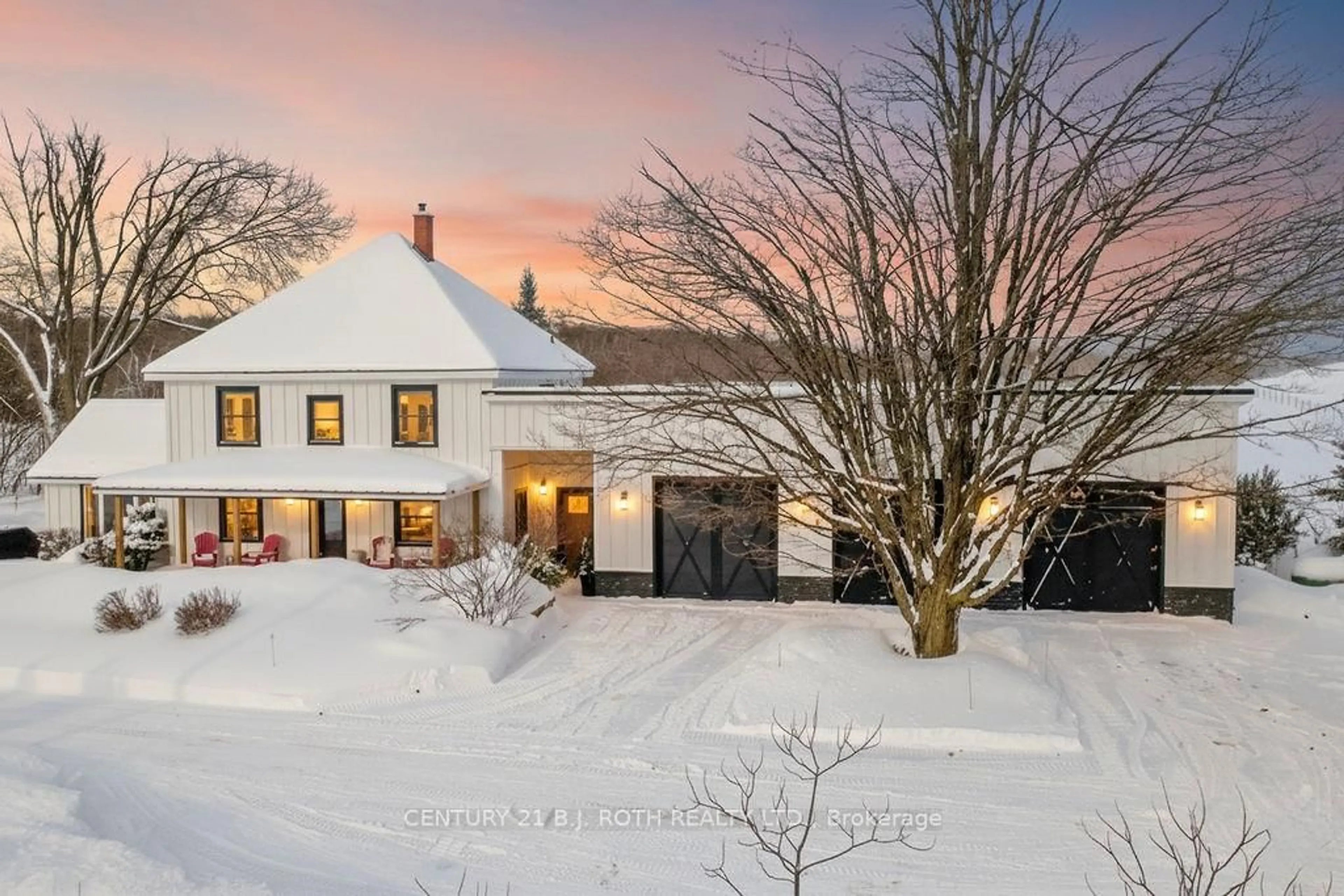 A pic from outside/outdoor area/front of a property/back of a property/a pic from drone, street for 4885 6 Line, Oro-Medonte Ontario L0K 1E0