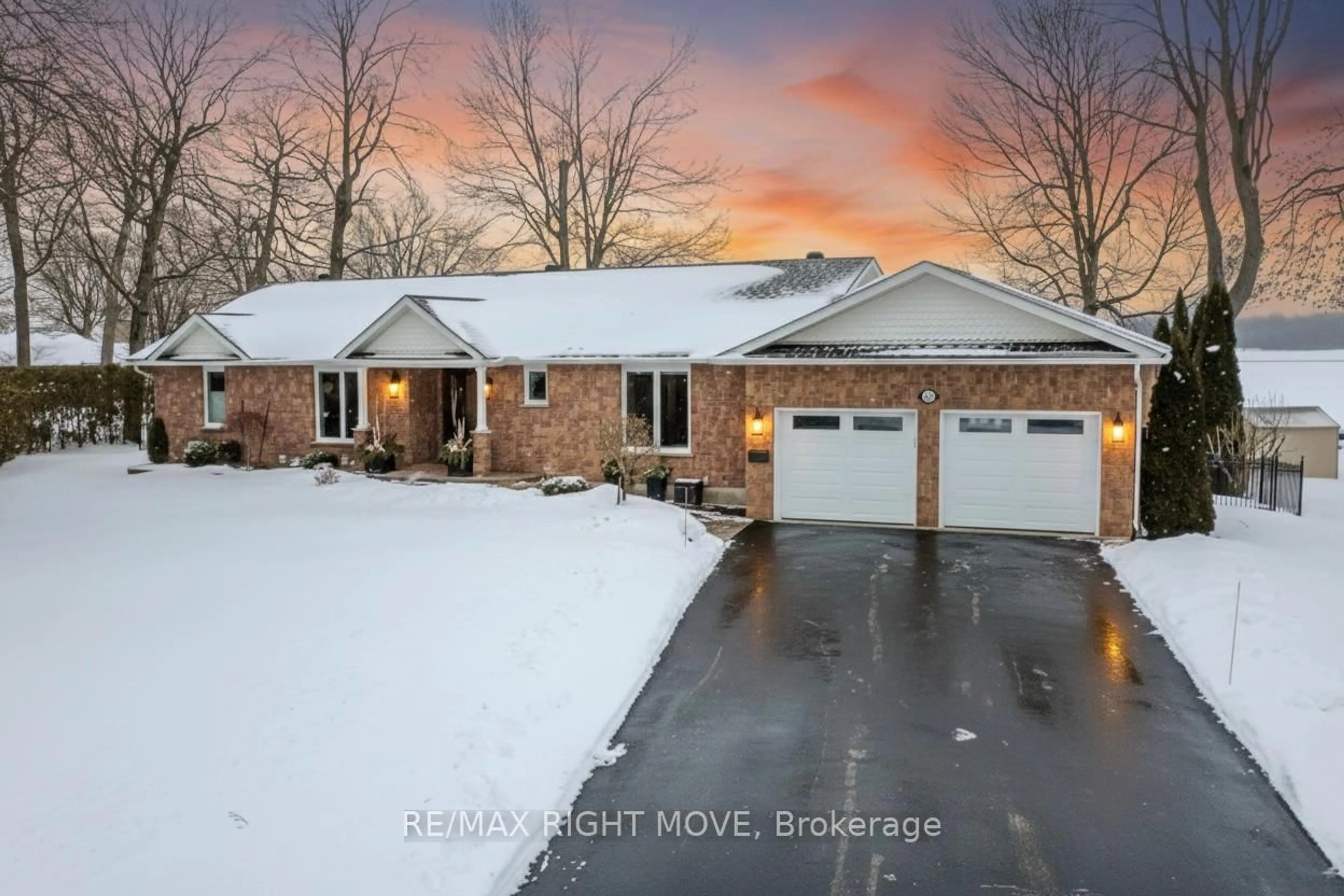 Home with brick exterior material, street for 661 Glen Cres, Orillia Ontario L3V 6R2