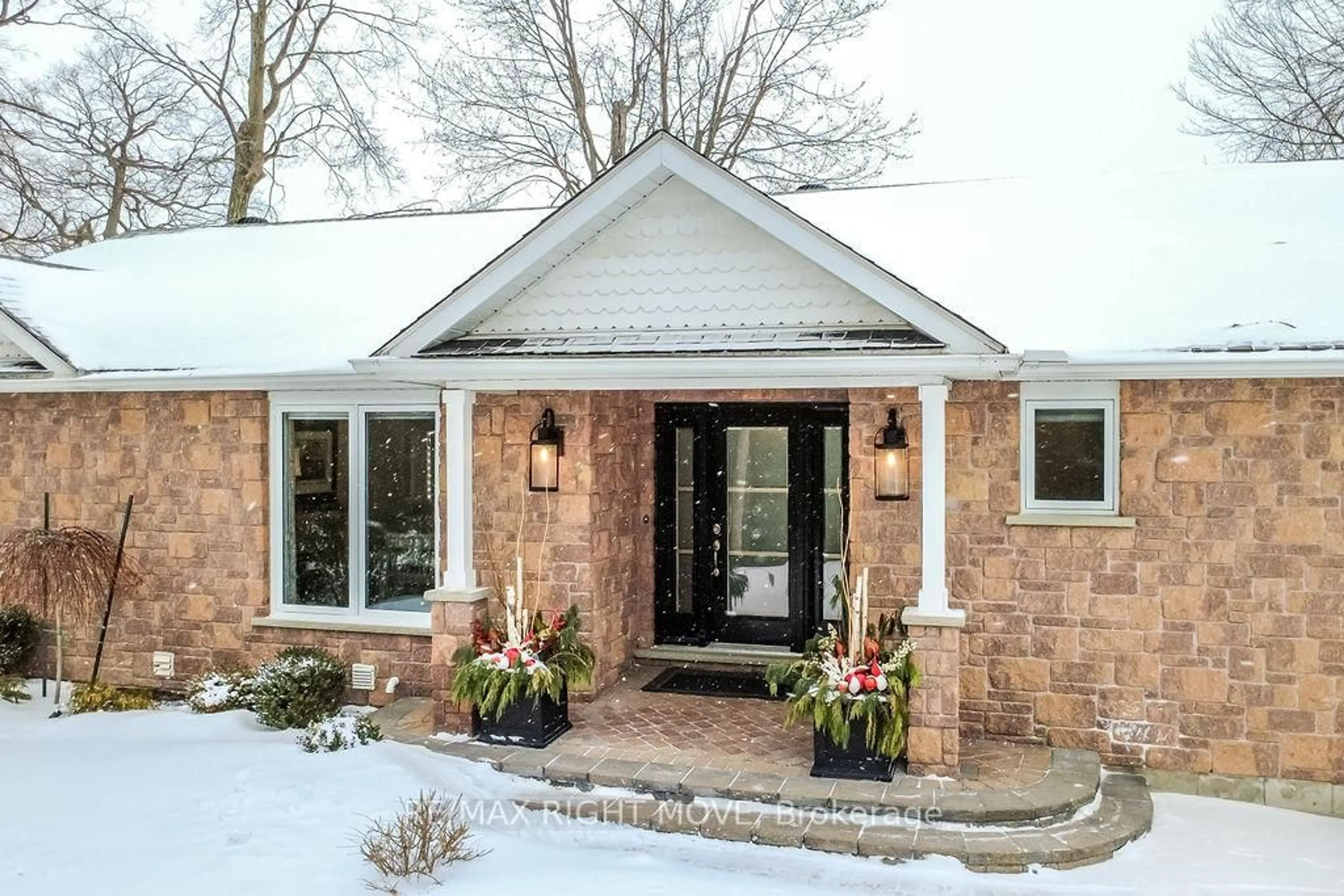 Home with brick exterior material, street for 661 Glen Cres, Orillia Ontario L3V 6R2