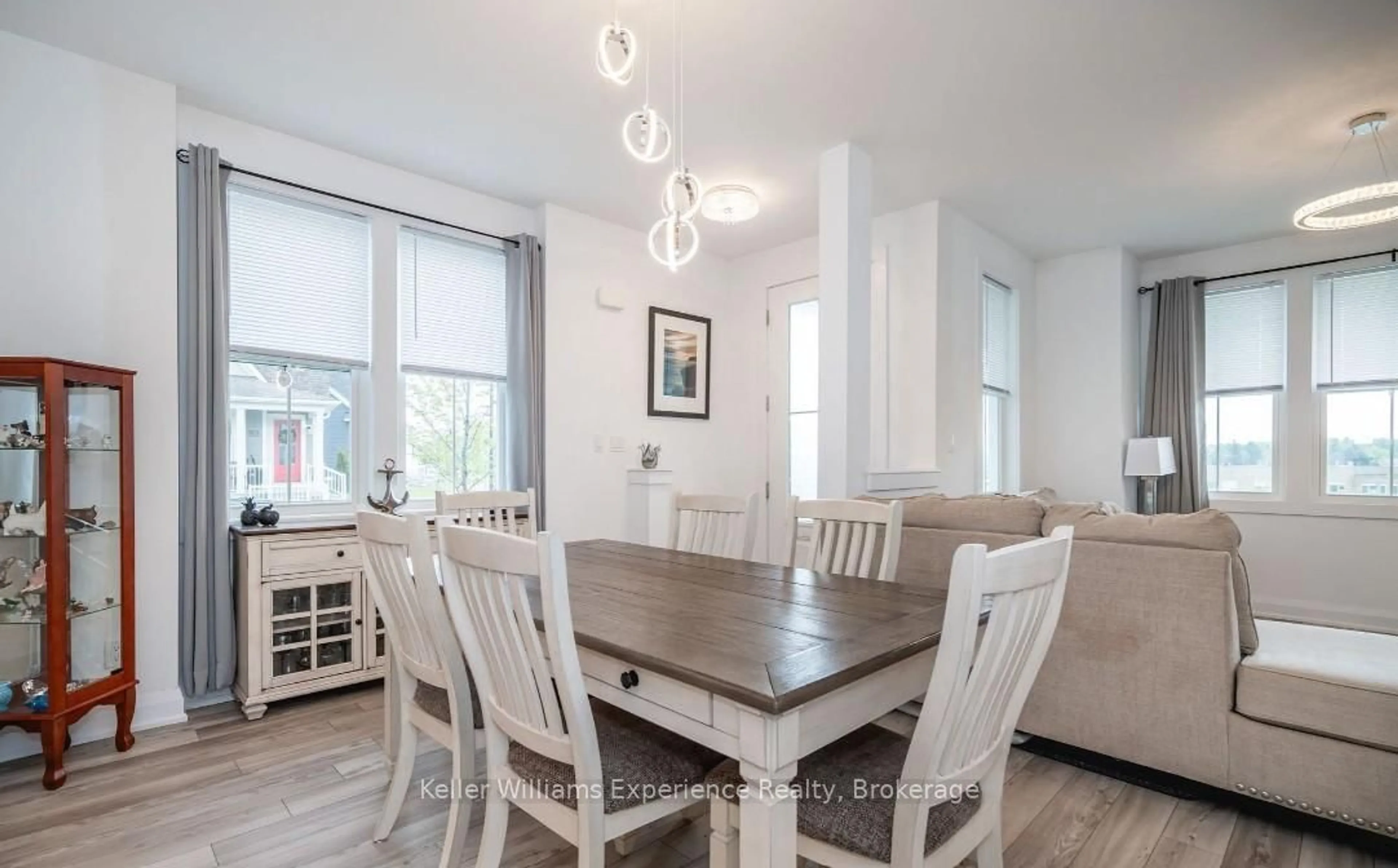 Dining room, wood/laminate floor for 30 Samantha Lane, Midland Ontario L4R 0H4