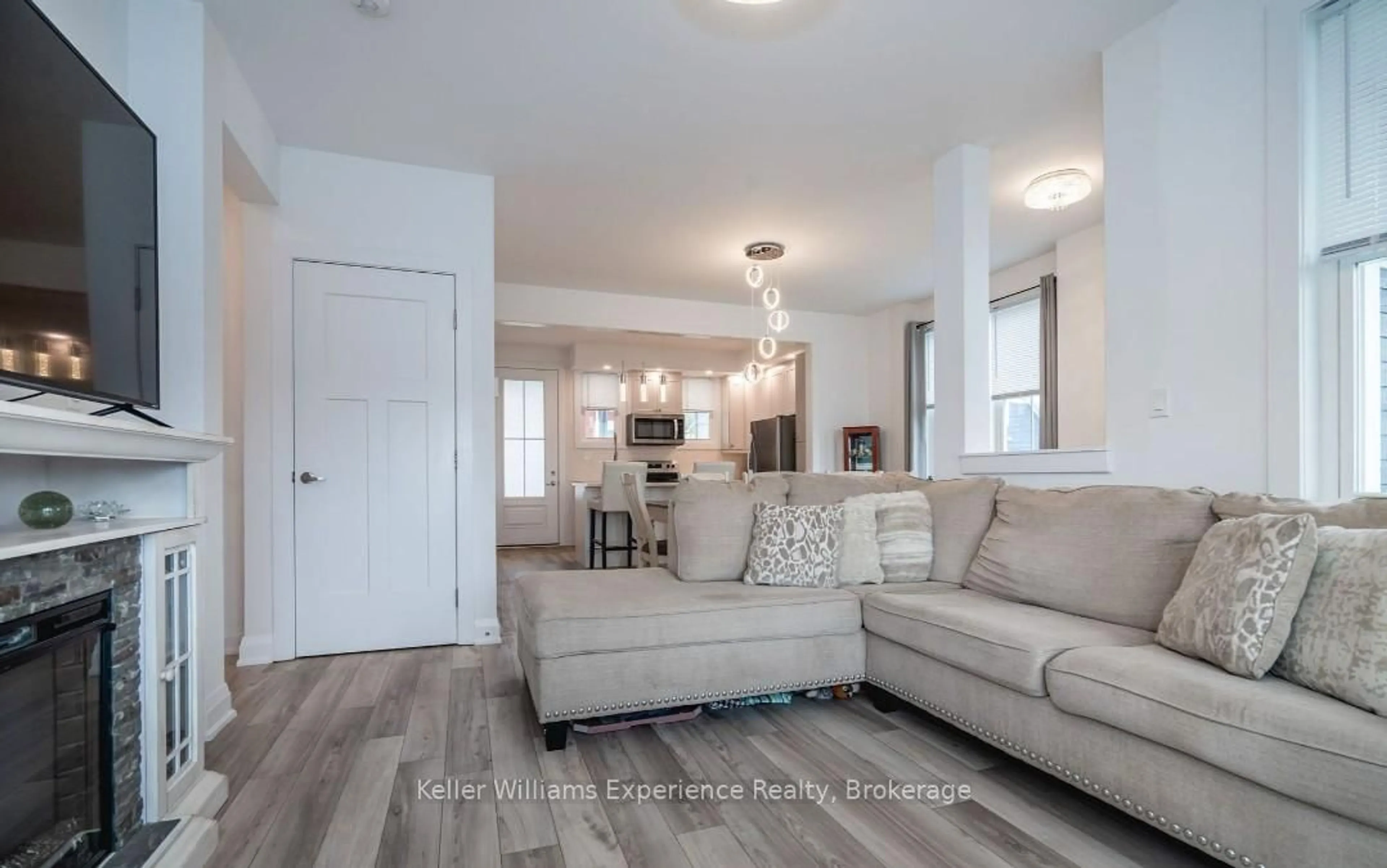 Living room with furniture, unknown for 30 Samantha Lane, Midland Ontario L4R 0H4