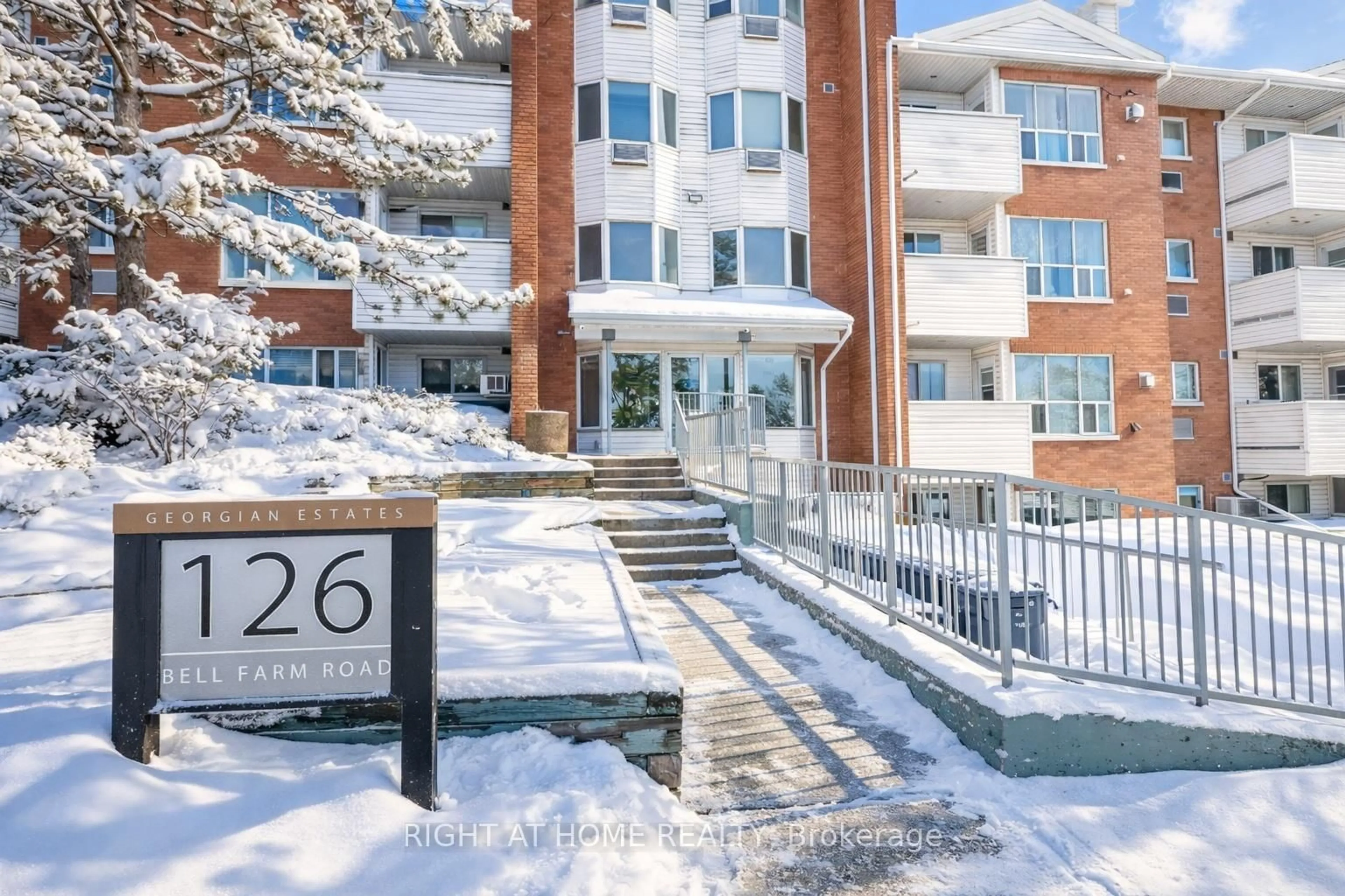 Unknown for 126 Bell Farm Rd #113, Barrie Ontario L4M 6J3