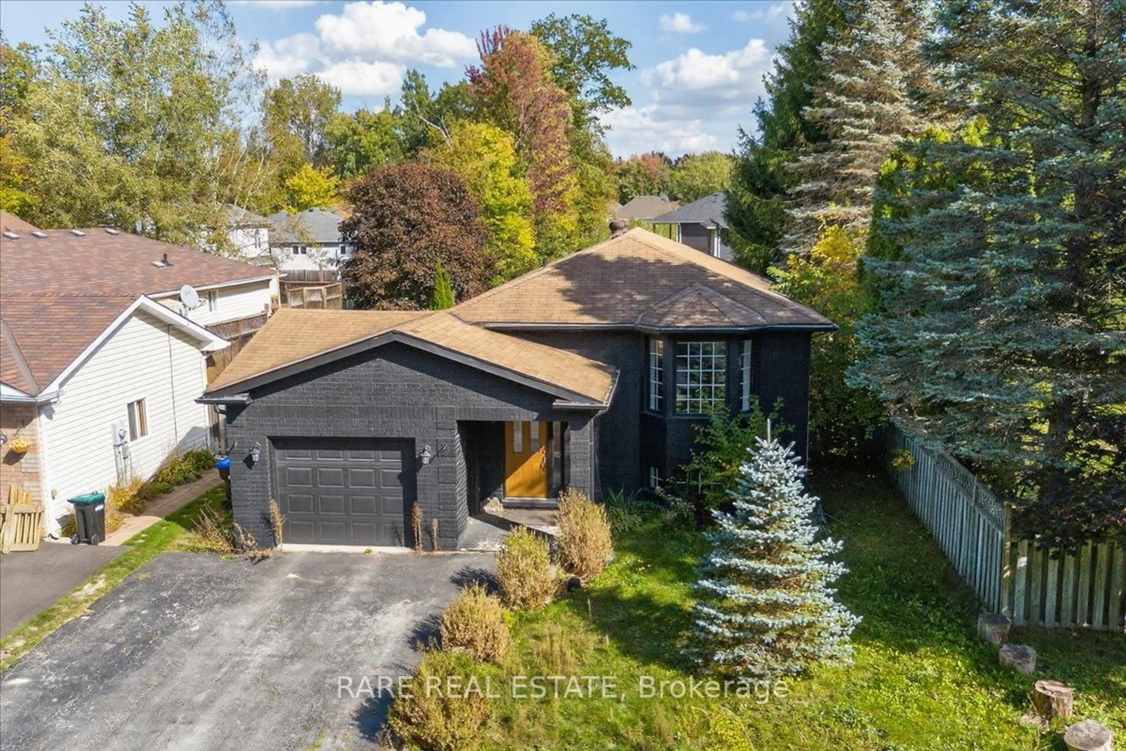 A pic from outside/outdoor area/front of a property/back of a property/a pic from drone, street for 51 SMALLMAN Dr, Wasaga Beach Ontario L9Z 1L3