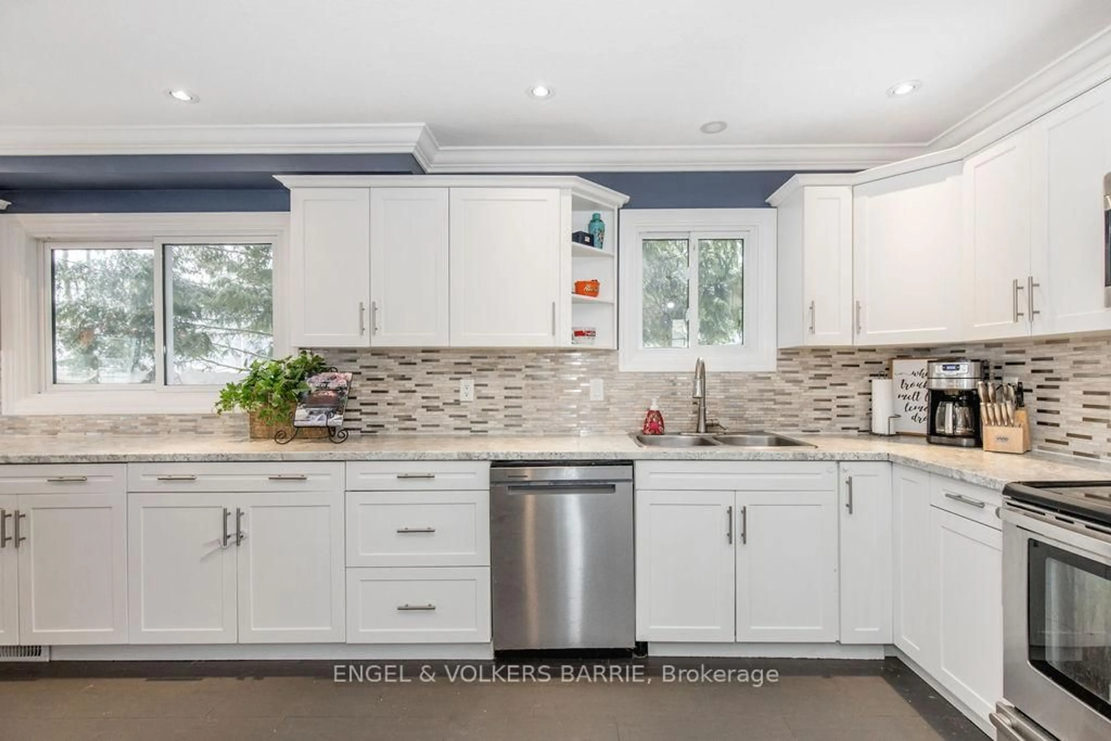 Contemporary kitchen, ceramic/tile floor for 101 Hadden Cres, Barrie Ontario L4M 6G7