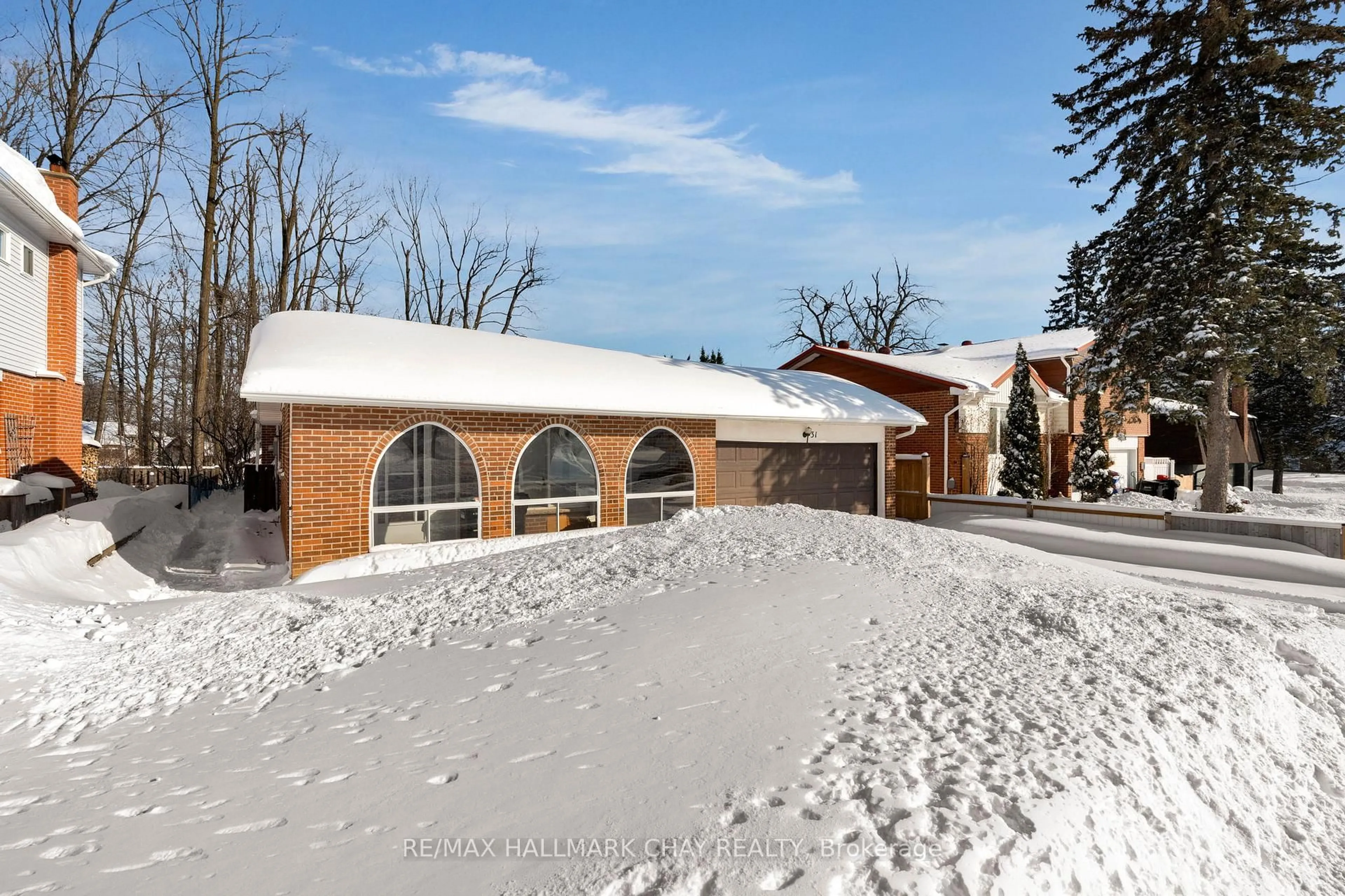 Home with brick exterior material, street for 31 Springdale Dr, Barrie Ontario L4M 5A8