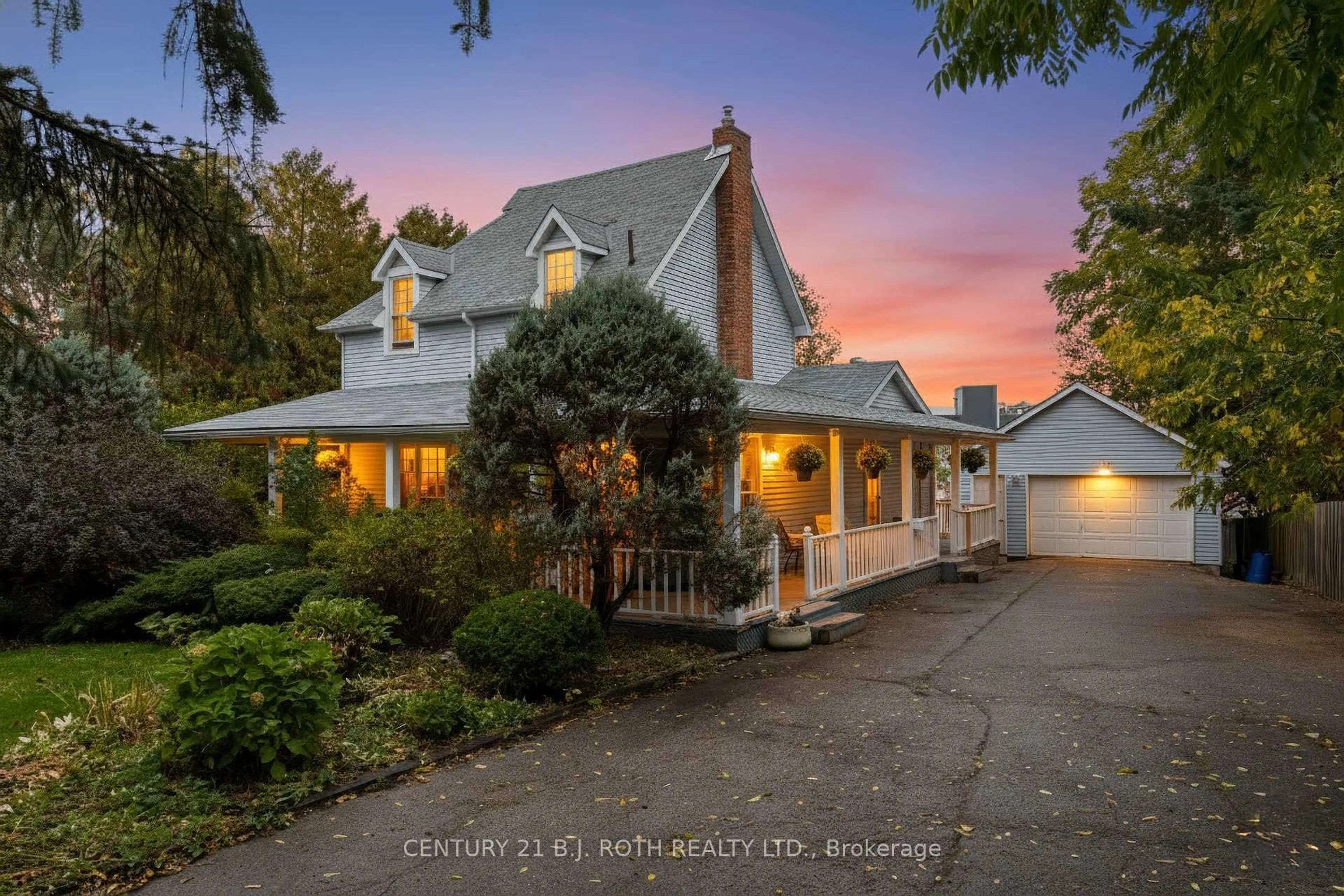 A pic from outside/outdoor area/front of a property/back of a property/a pic from drone, street for 70 Baldwin Lane, Barrie Ontario L4N 2W3