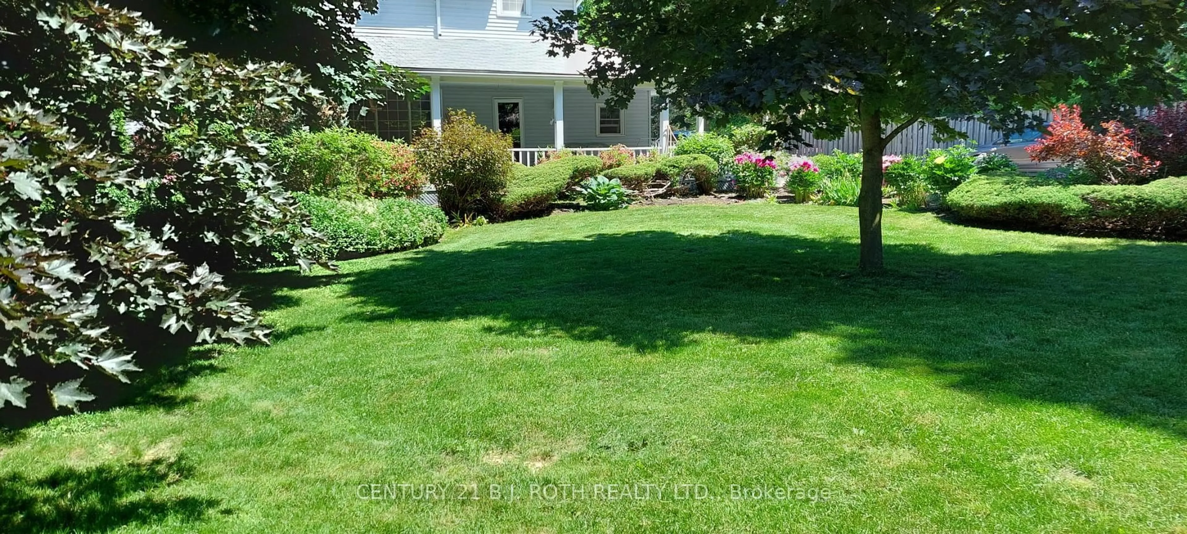 A pic from outside/outdoor area/front of a property/back of a property/a pic from drone, street for 70 Baldwin Lane, Barrie Ontario L4N 2W3