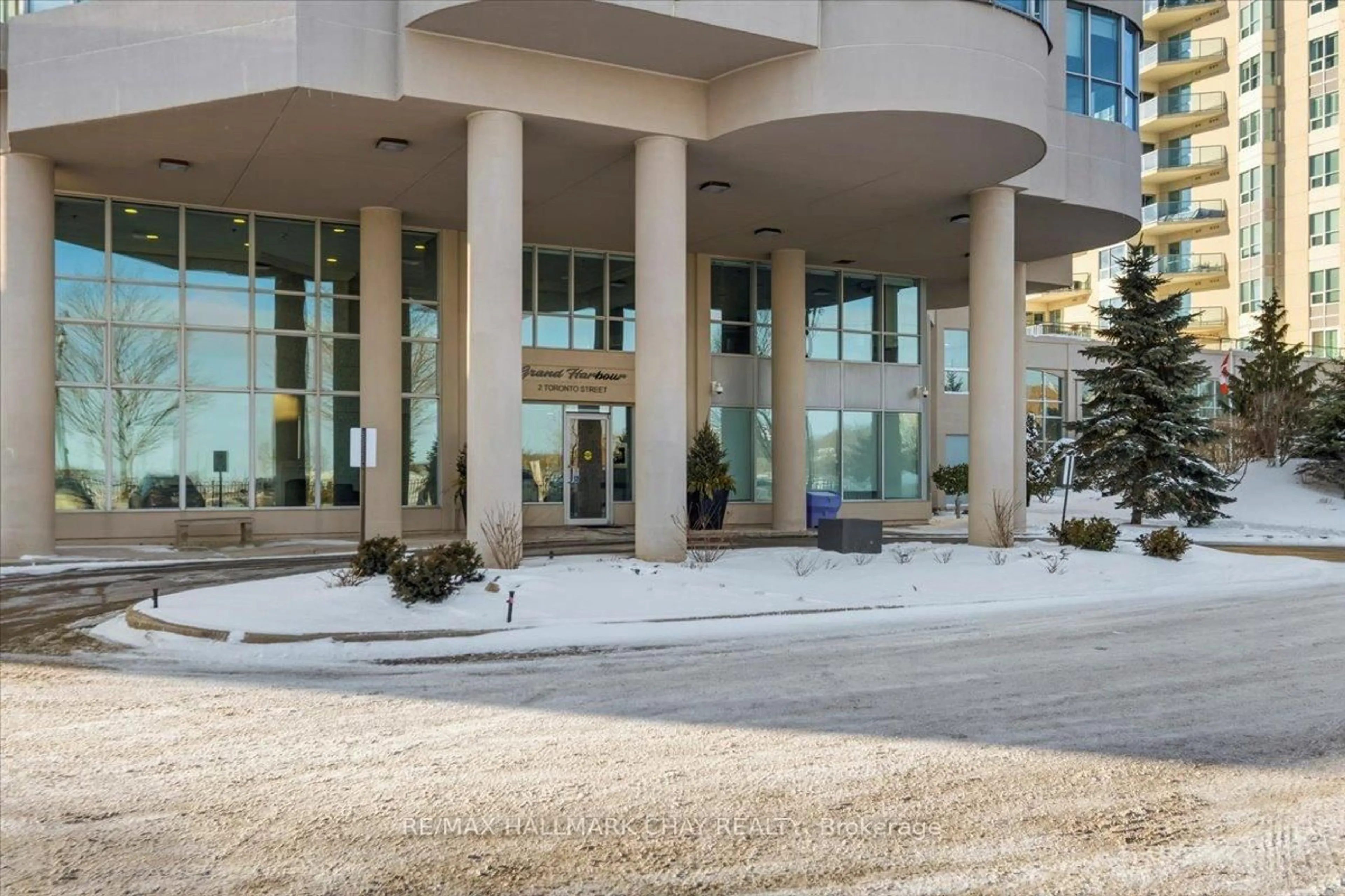 Lobby for 2 Toronto St #307, Barrie Ontario L4N 9R3