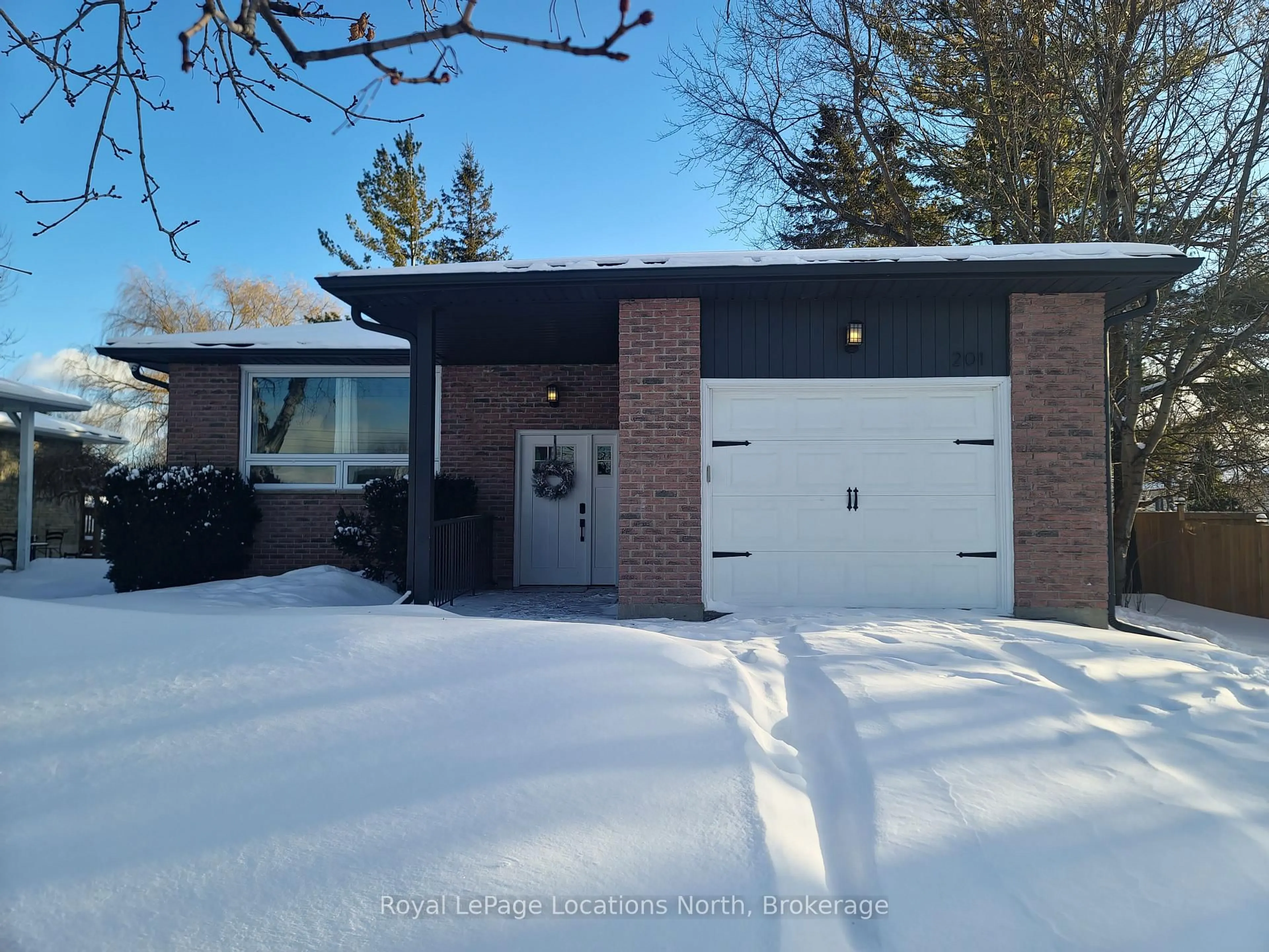 Unknown for 201 Beech St, Clearview Ontario L0M 1S0