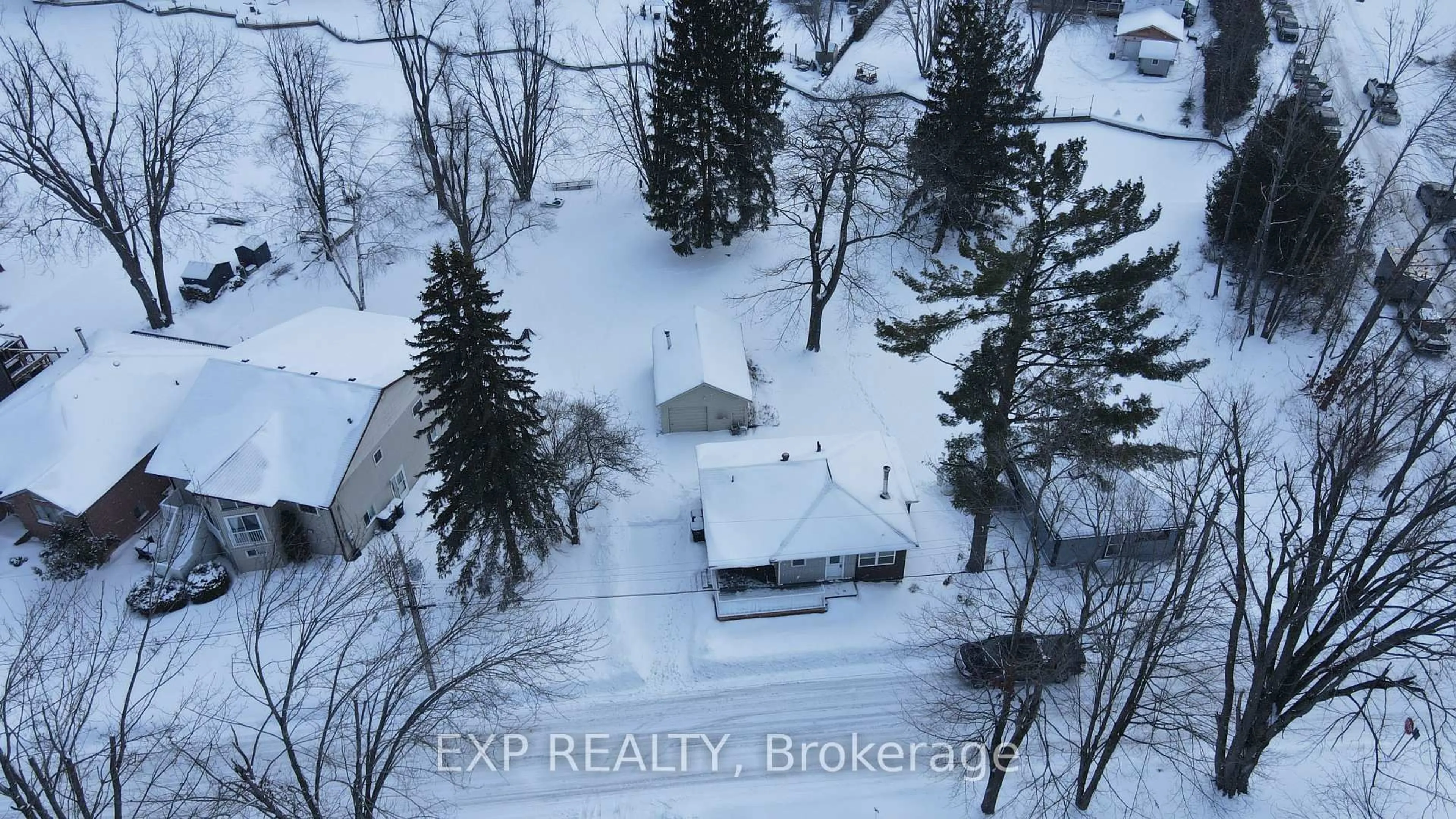 A pic from outside/outdoor area/front of a property/back of a property/a pic from drone, street for 31 RIDGE Ave, Ramara Ontario L0K 1B0