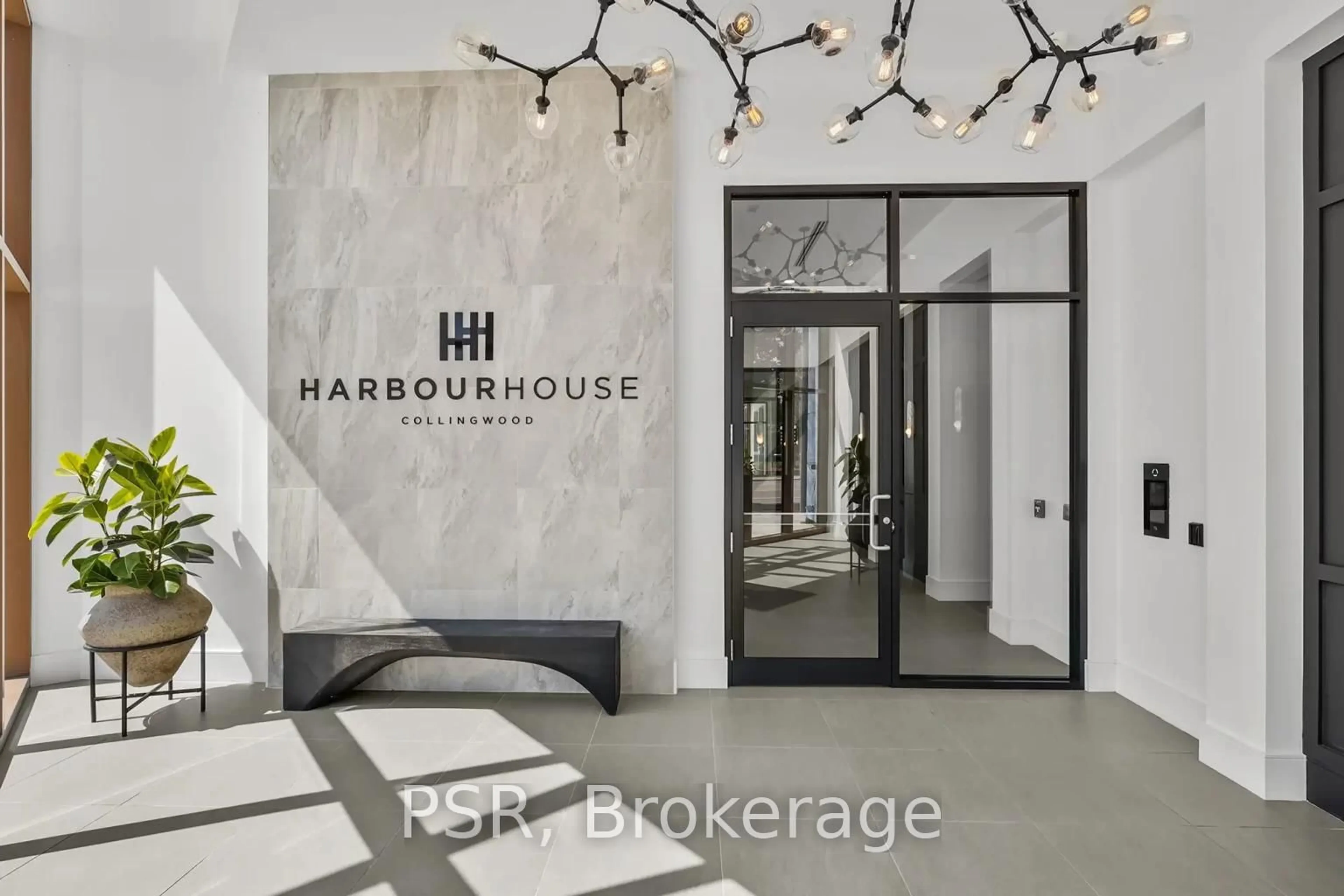 Indoor foyer for 31 Huron St #311, Collingwood Ontario L9Y 5T7