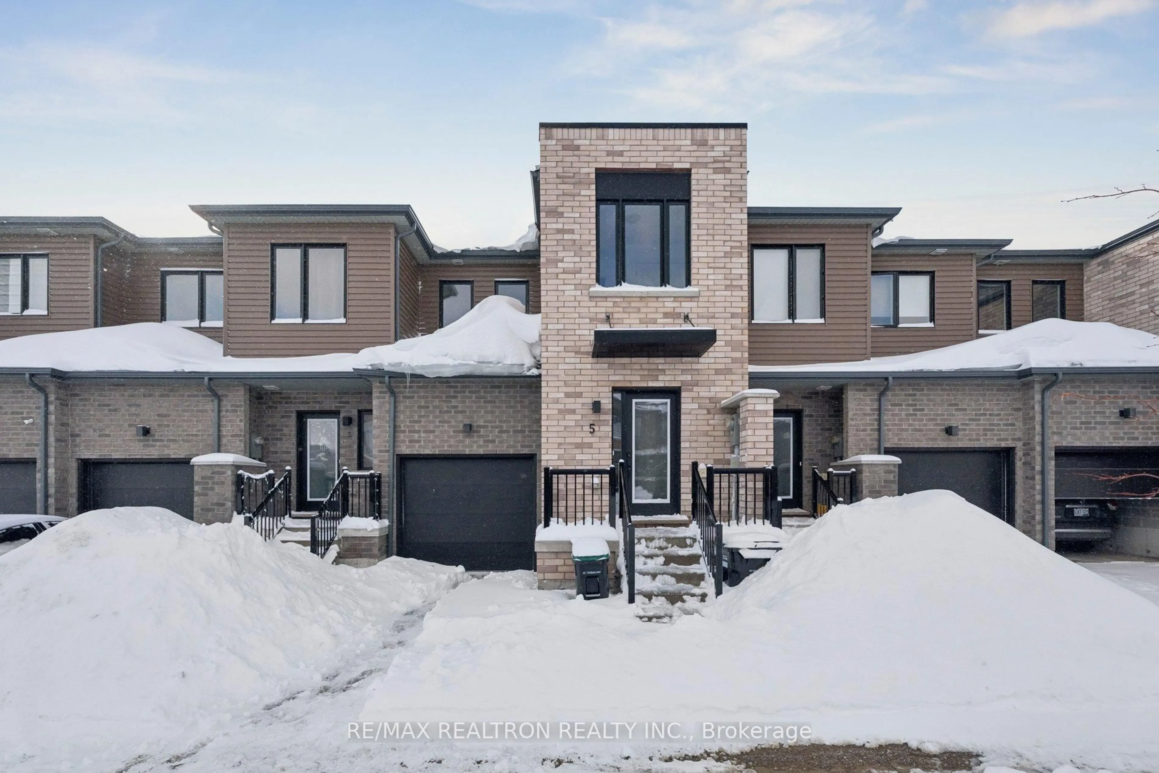 Home with brick exterior material, street for 5 Haven Lane, Barrie Ontario L9J 0M4