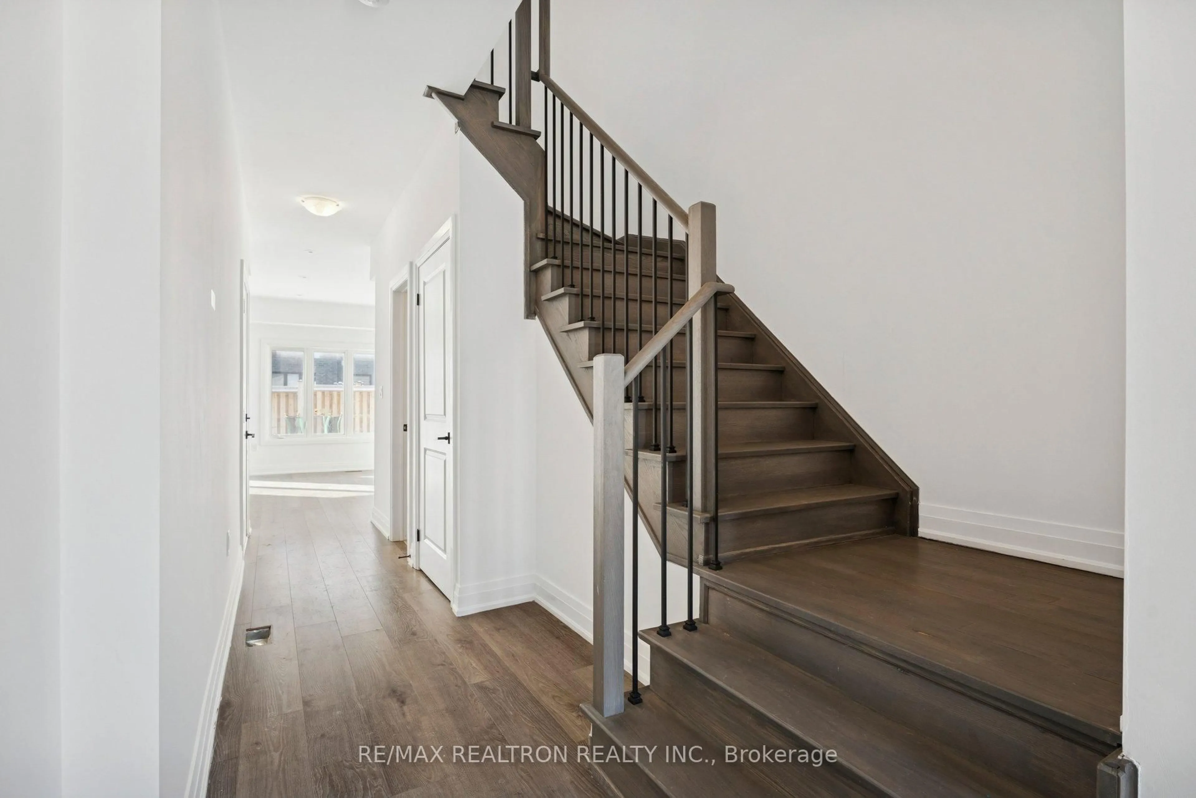 Unknown for 5 Haven Lane, Barrie Ontario L9J 0M4