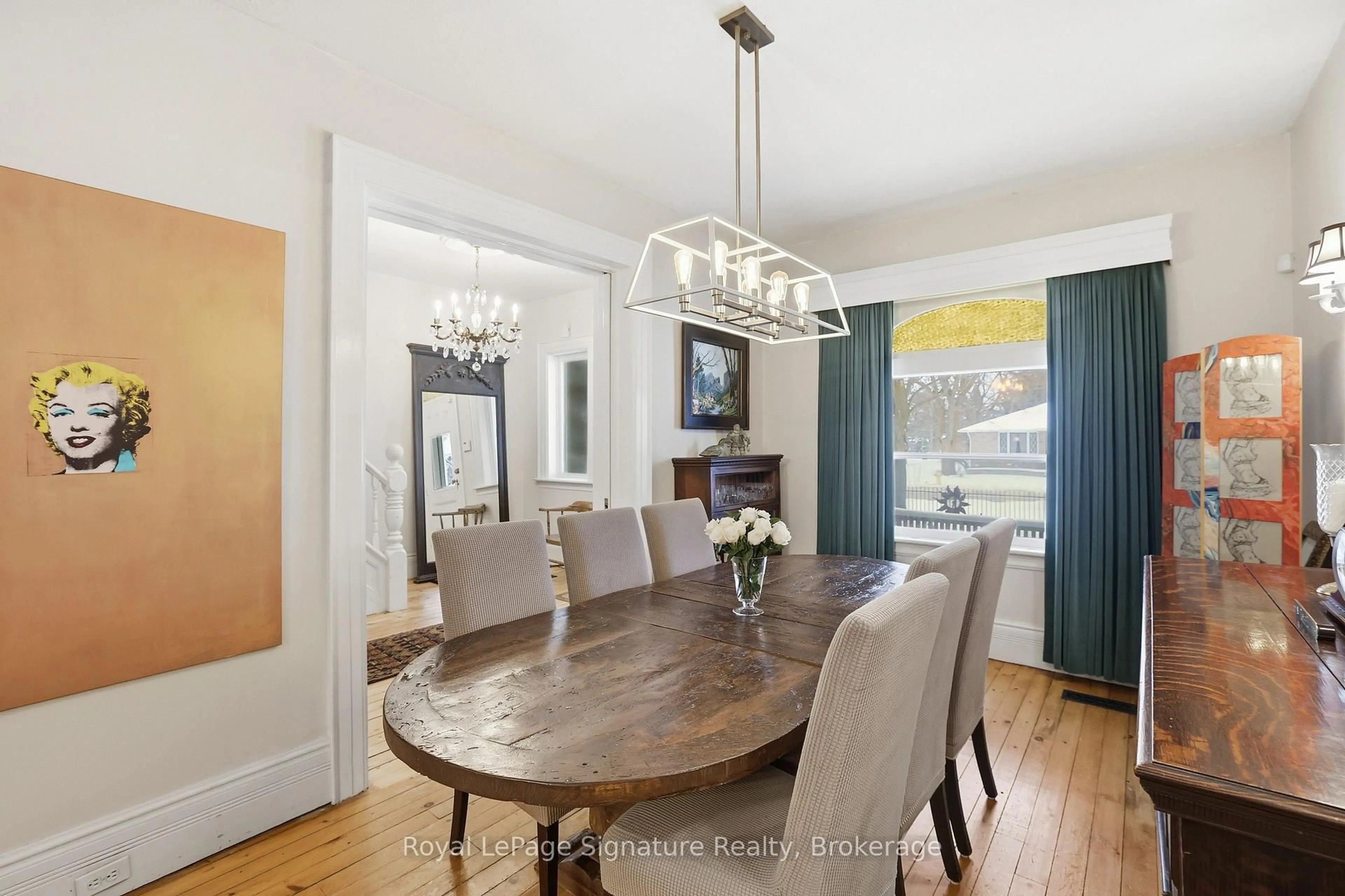 Dining room, wood/laminate floor for 348 Sixth St, Collingwood Ontario L9Y 1Z5