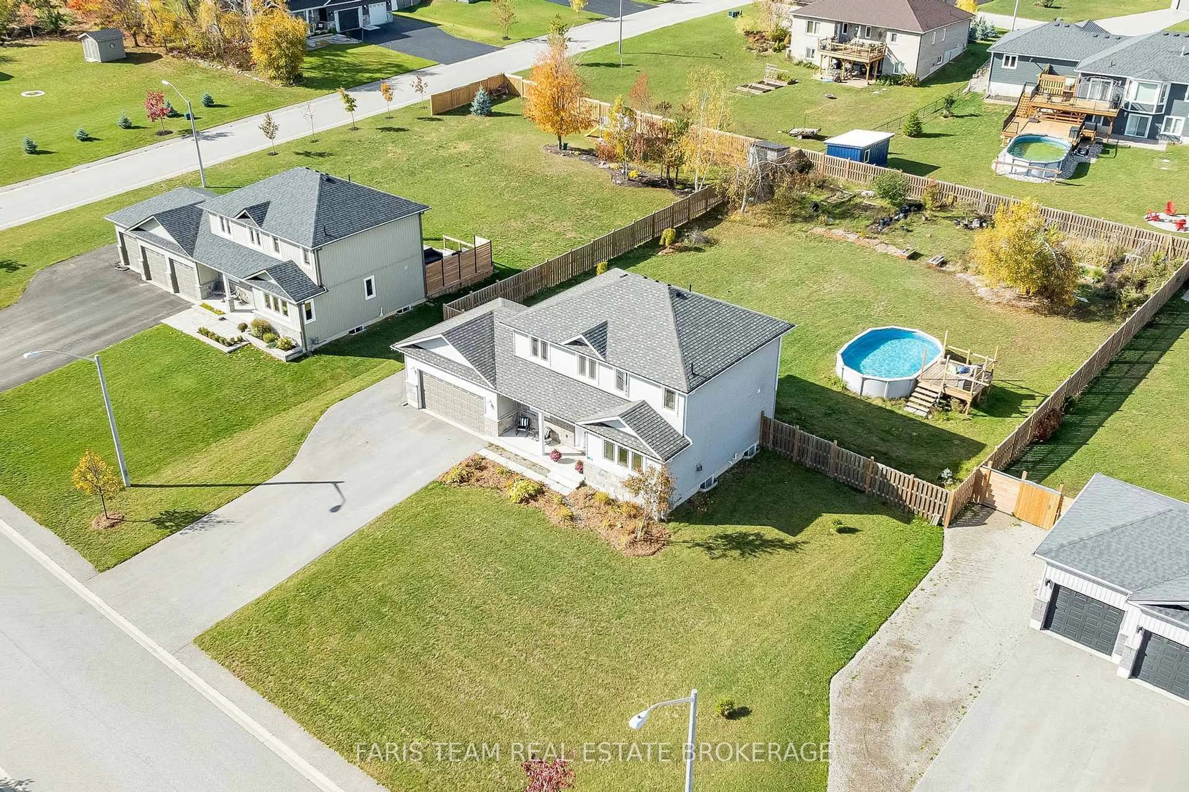 A pic from outside/outdoor area/front of a property/back of a property/a pic from drone, unknown for 12 Grace Cres, Oro-Medonte Ontario L0K 2G1