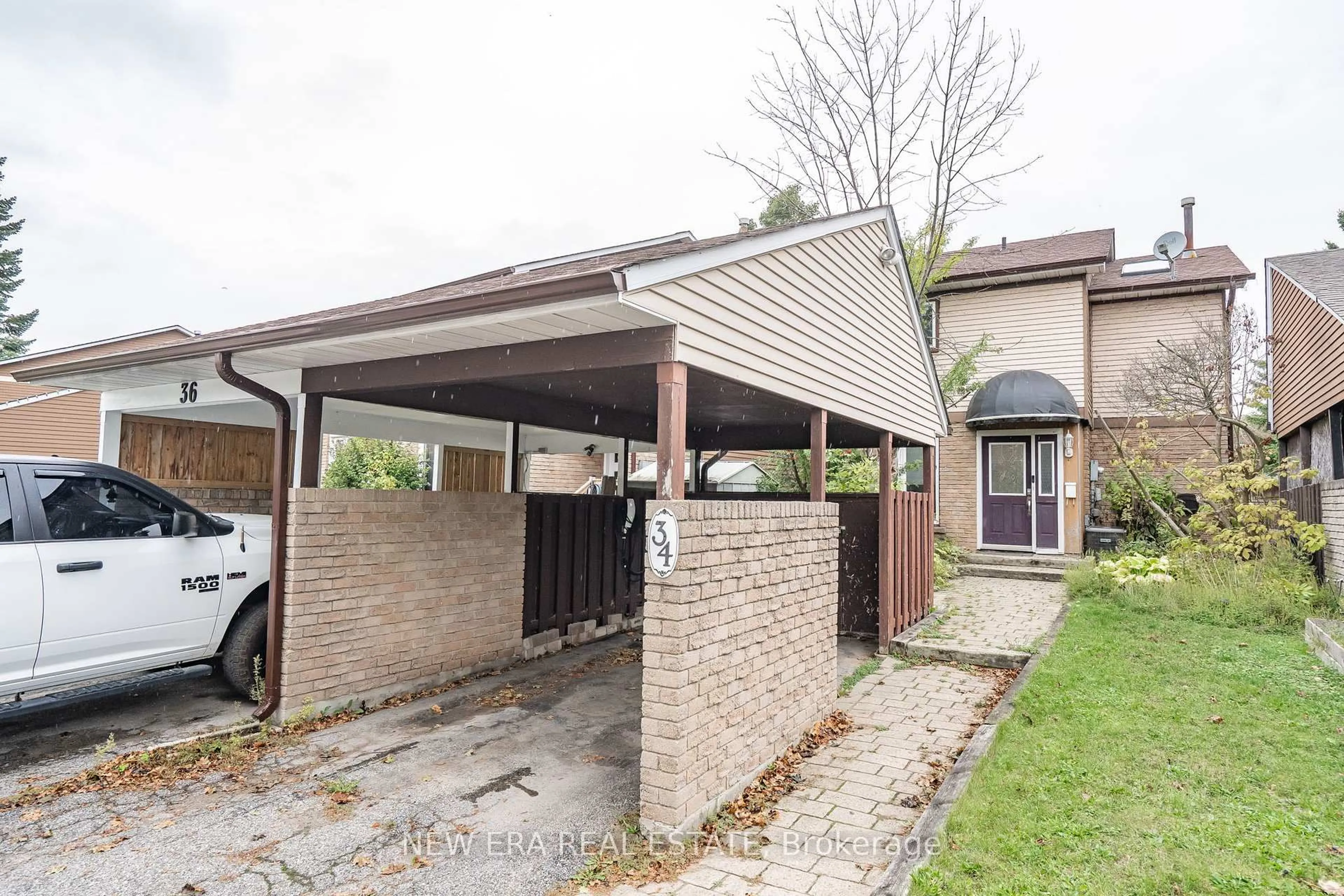 Unknown for 34 Lampman Lane, Barrie Ontario L4N 5B1