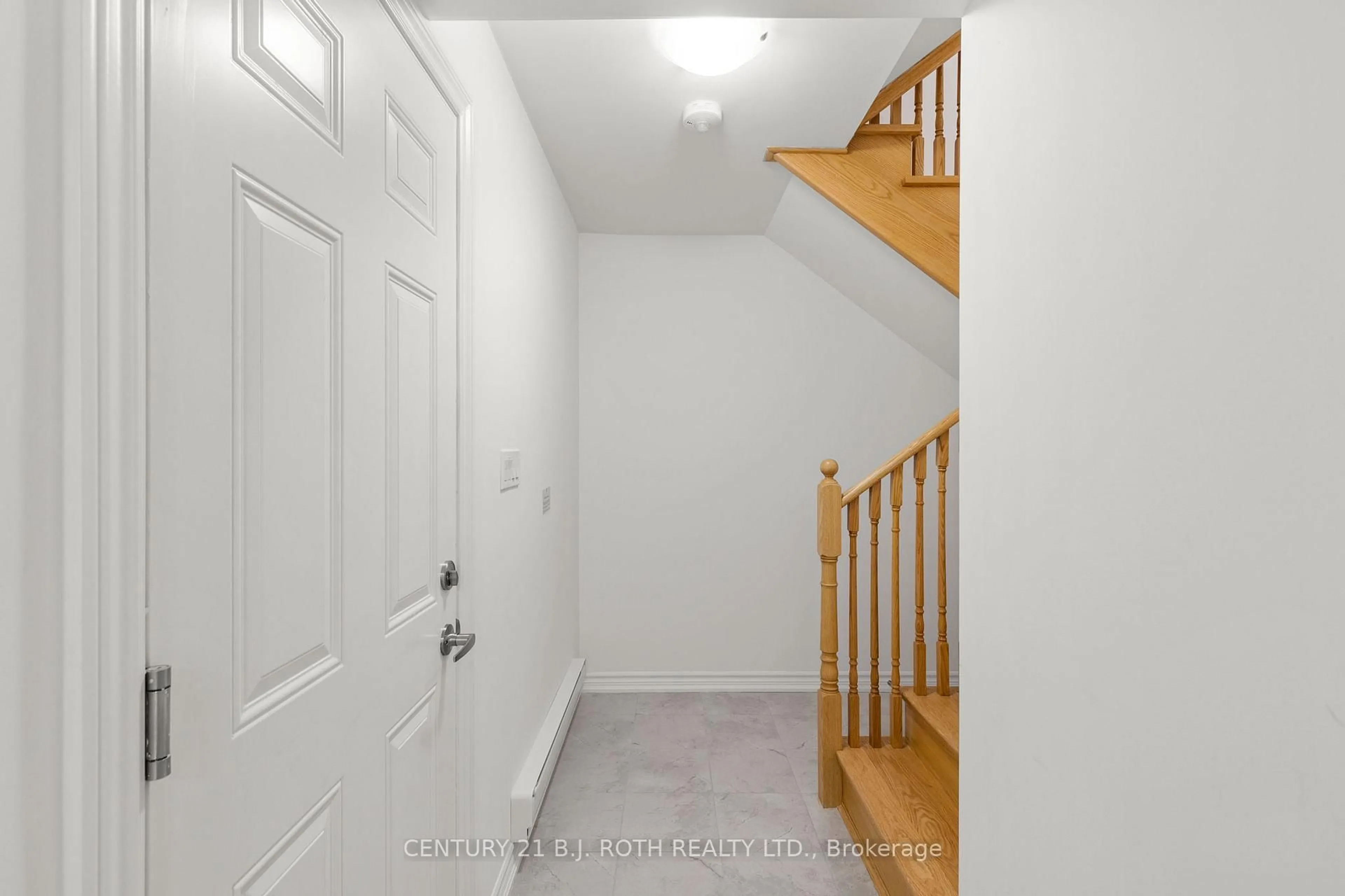 Indoor entryway for 23 HAY Lane #4, Barrie Ontario L9J 0V6
