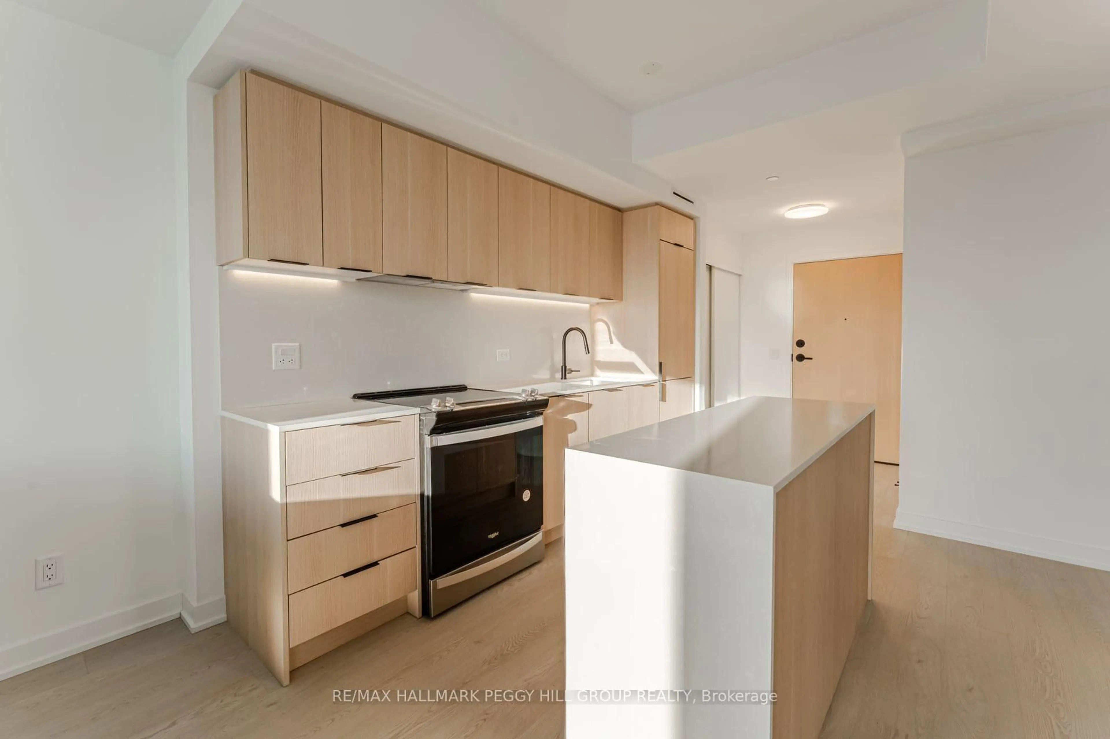 Standard kitchen, unknown for 31 Huron St #421, Collingwood Ontario L9Y 5T7