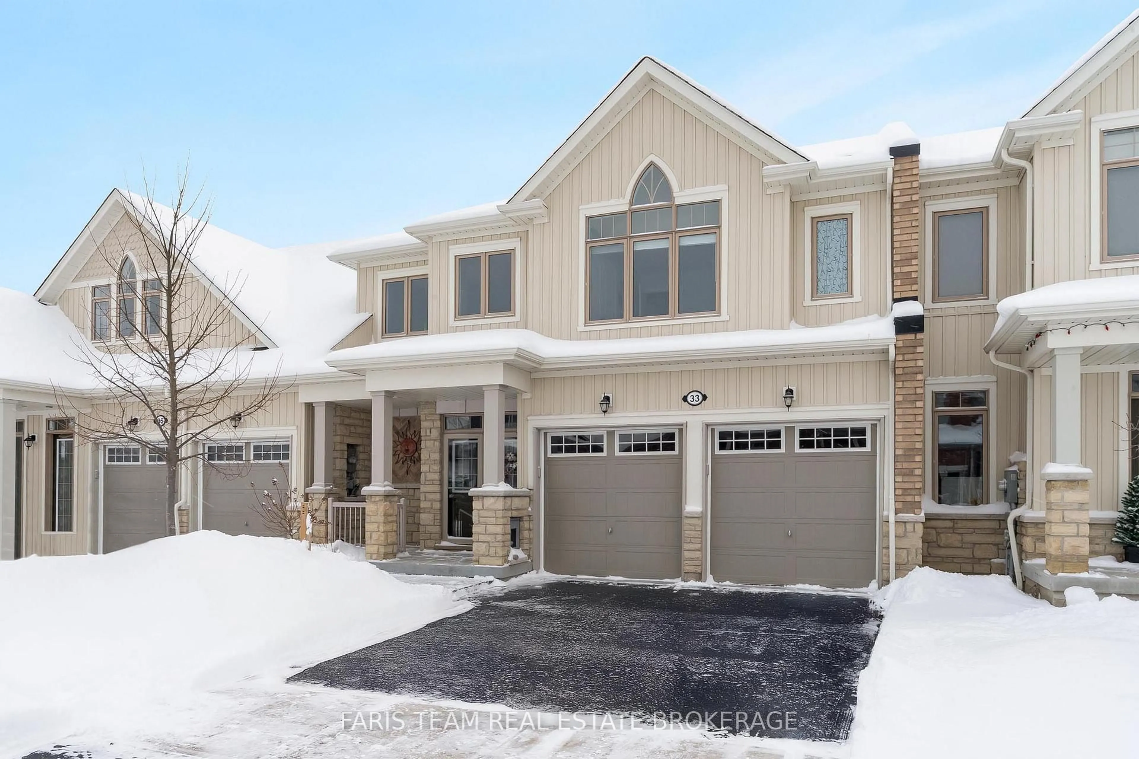Home with brick exterior material, street for 33 Bianca Cres, Wasaga Beach Ontario L9Z 0H6