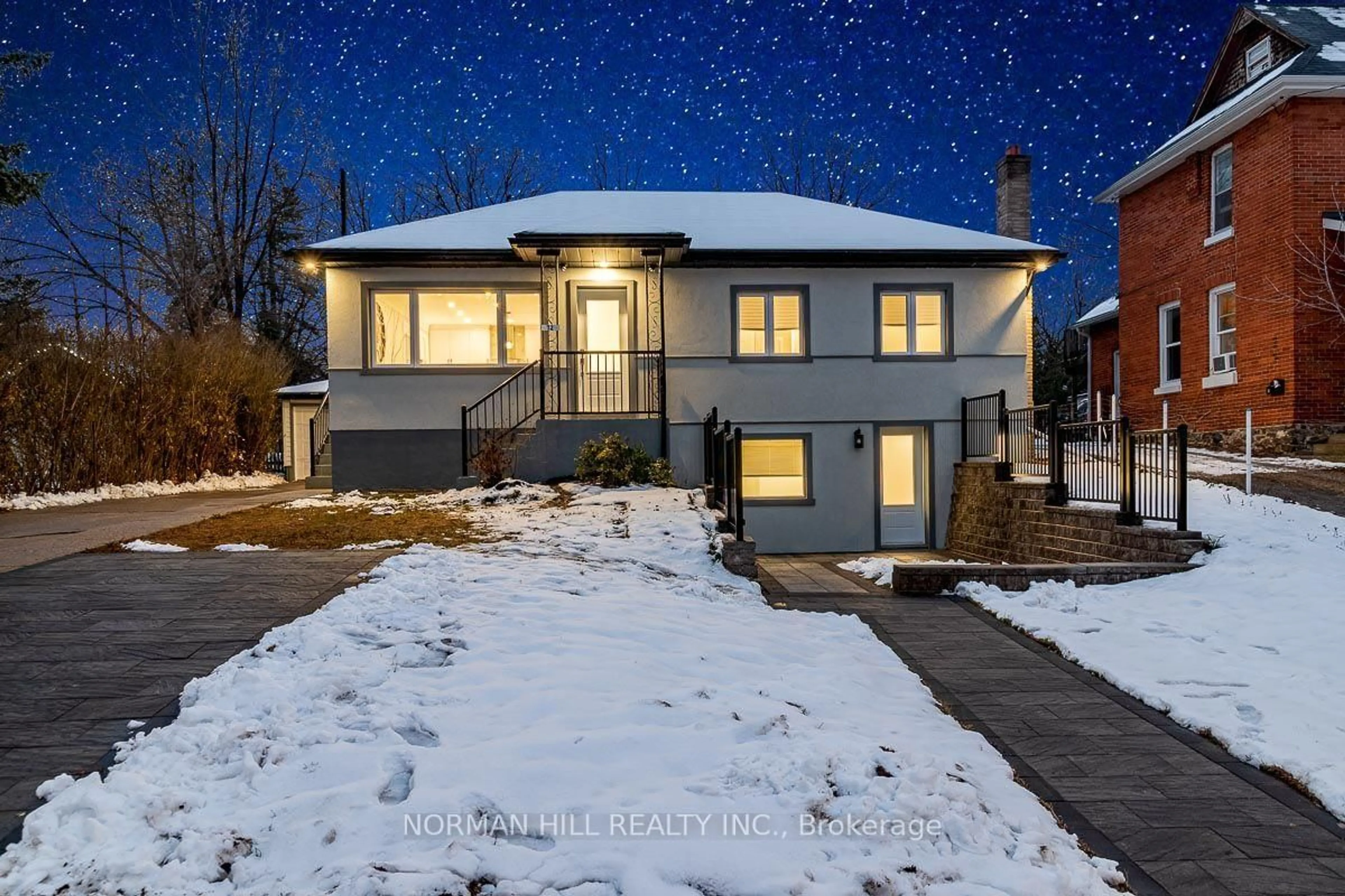 Home with brick exterior material, street for 72 Cumberland St, Barrie Ontario L4N 2P6