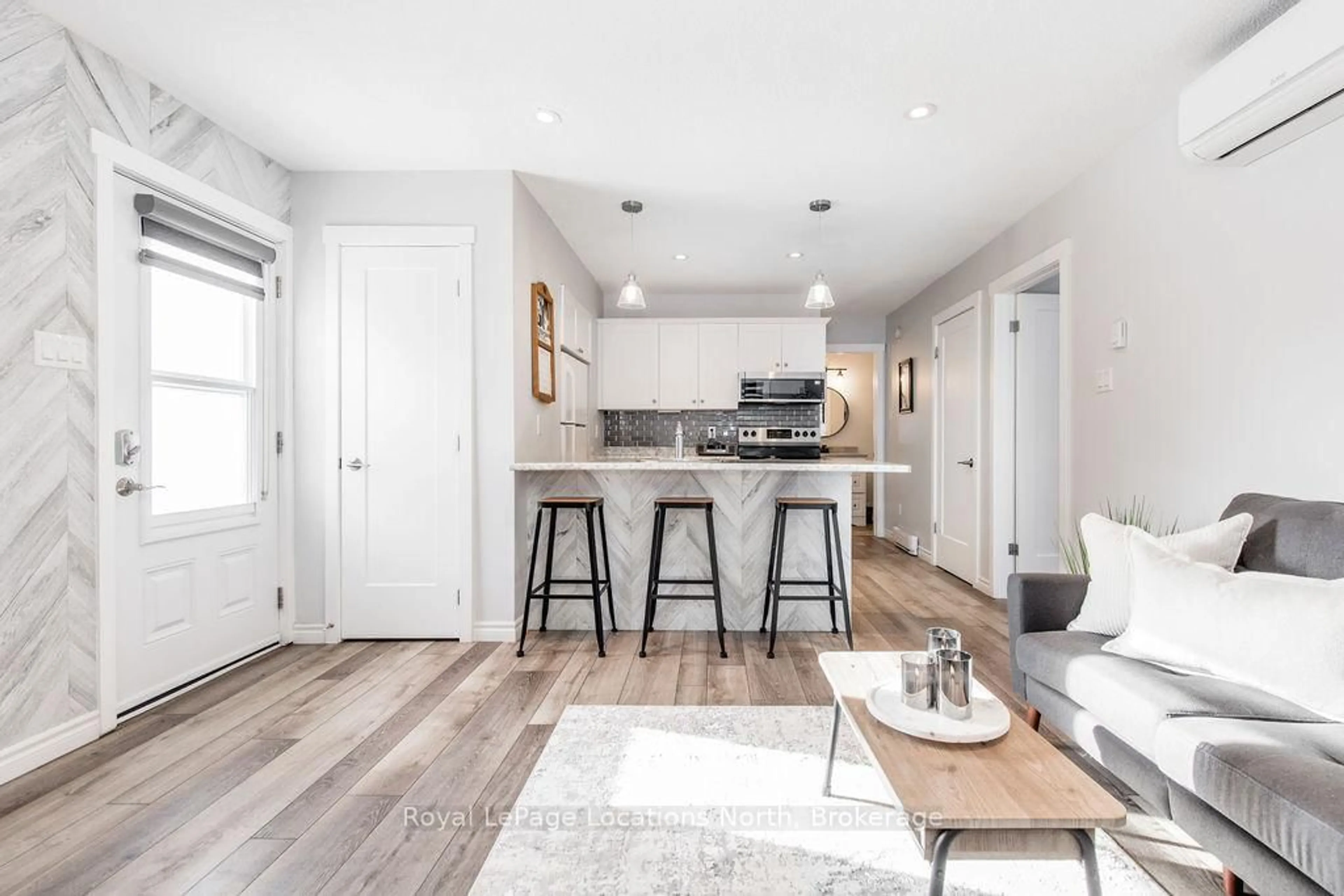 Open concept kitchen, unknown for 19 DAWSON Dr #71, Collingwood Ontario L9Y 5B4