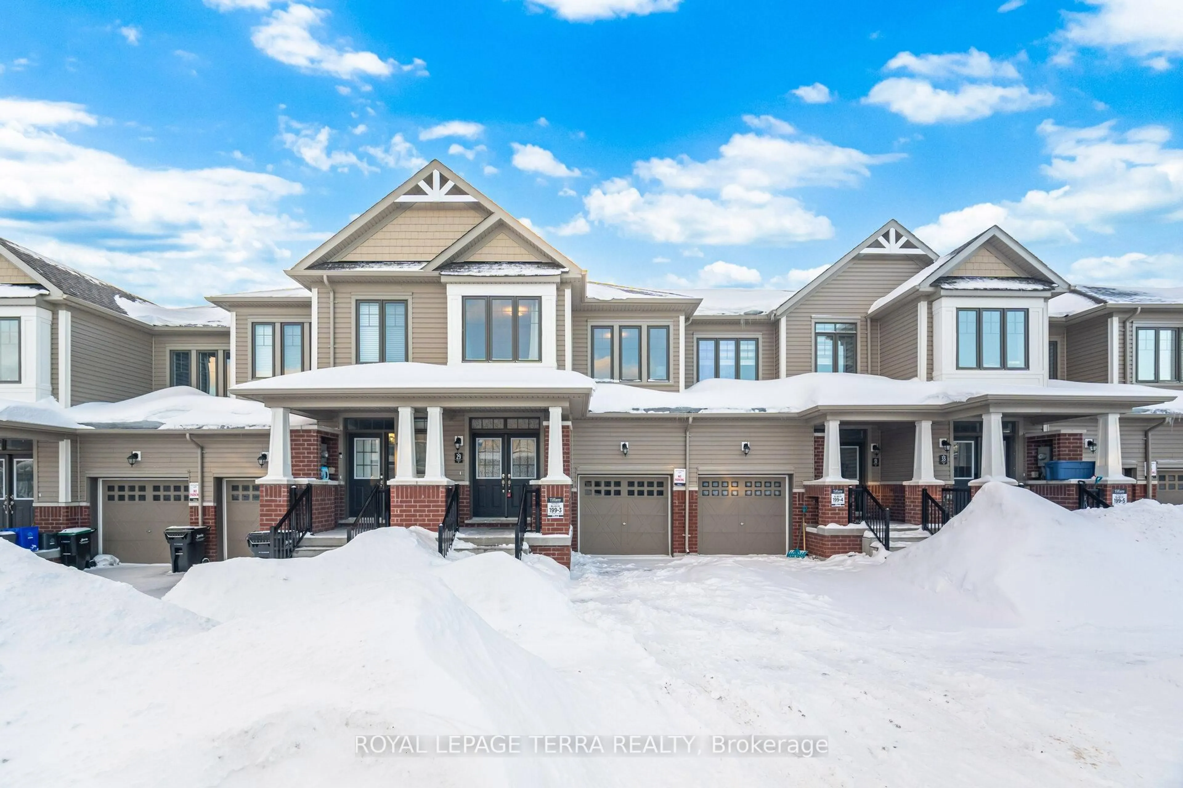 A pic from outside/outdoor area/front of a property/back of a property/a pic from drone, unknown for 29 Tamworth Terr, Barrie Ontario L9J 0W5