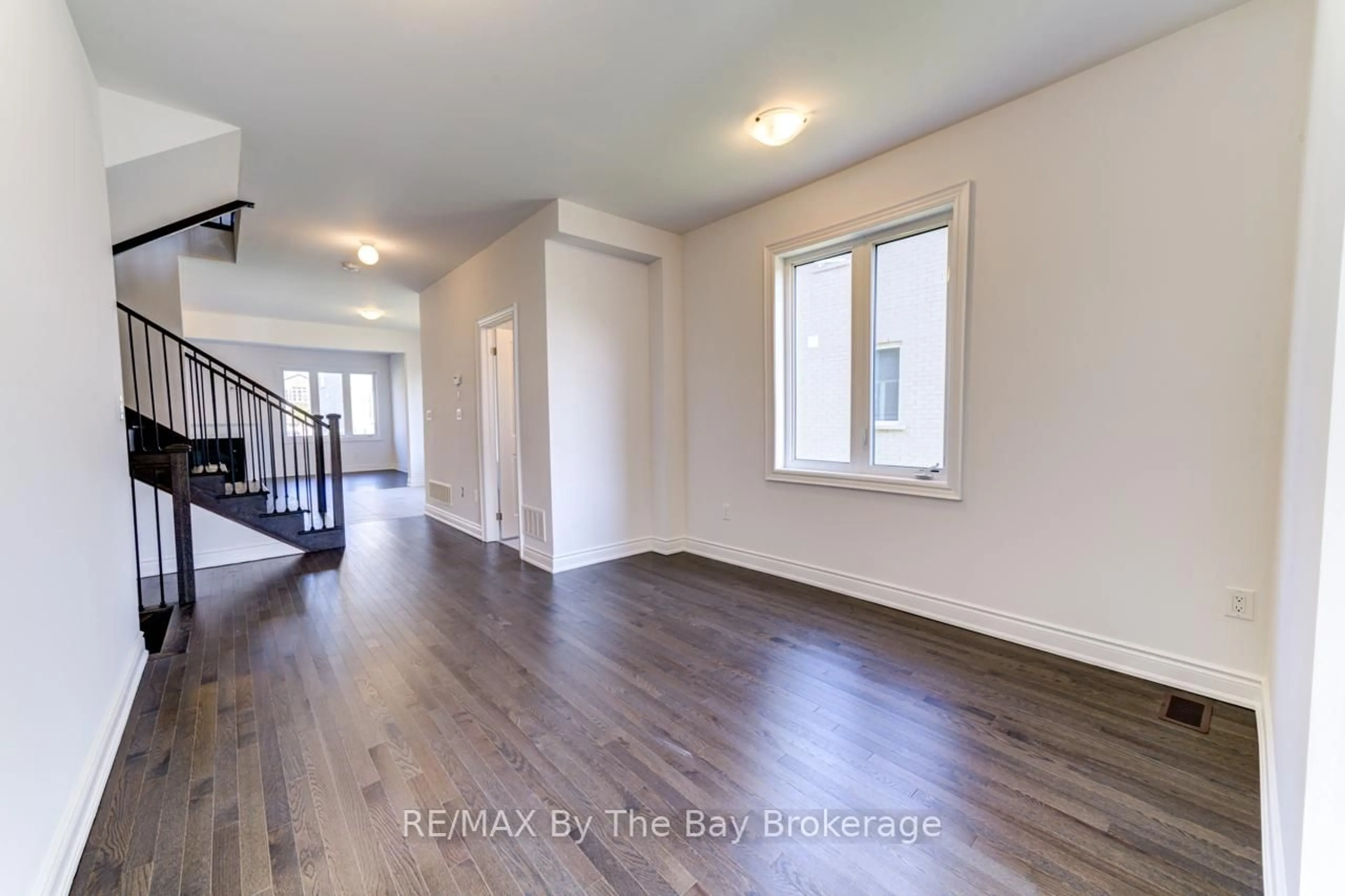 A pic of a room for 21 Lisa St, Wasaga Beach Ontario L9Z 1J9