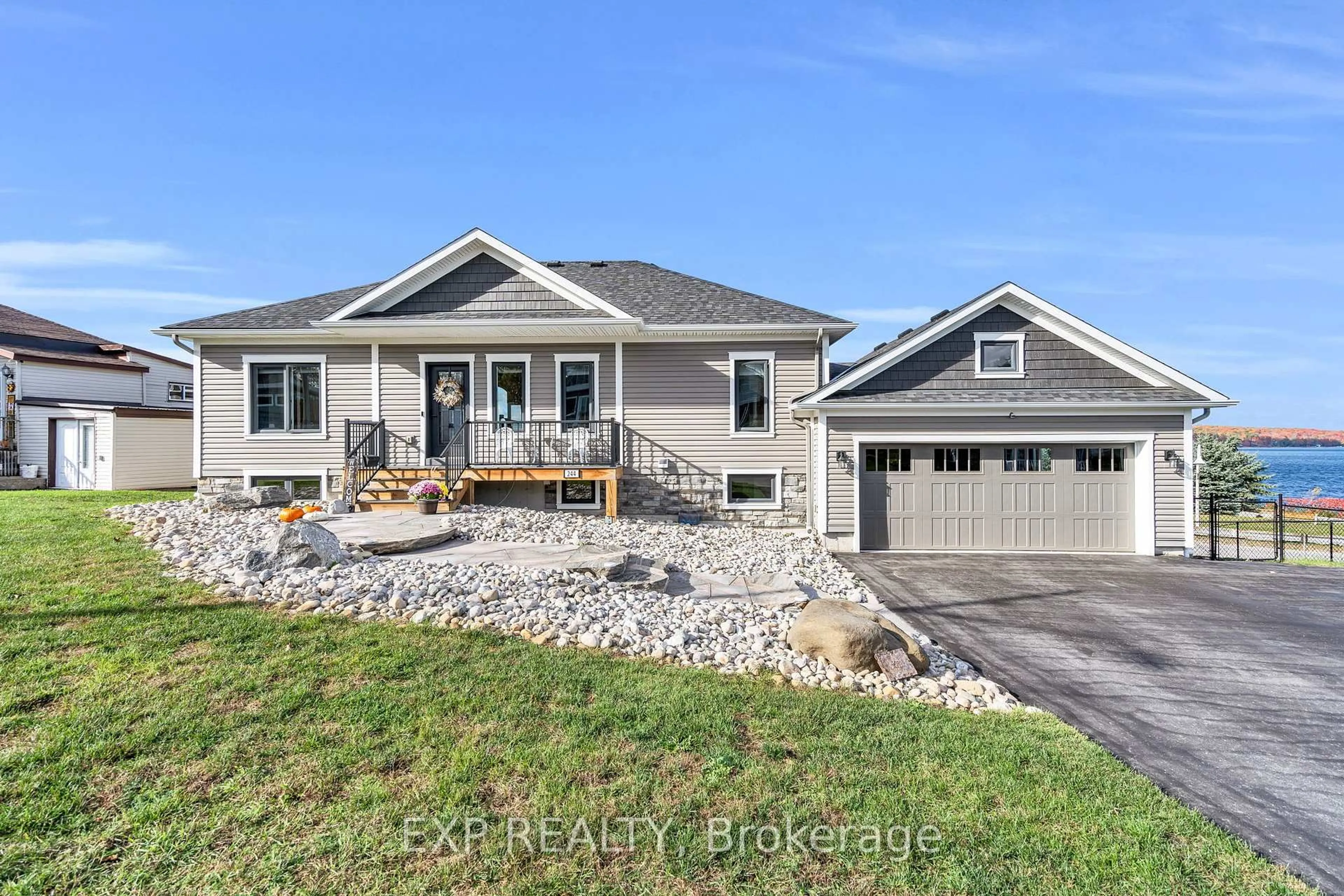 Home with vinyl exterior material, street for 244 Frank St, Midland Ontario L4R 1H4