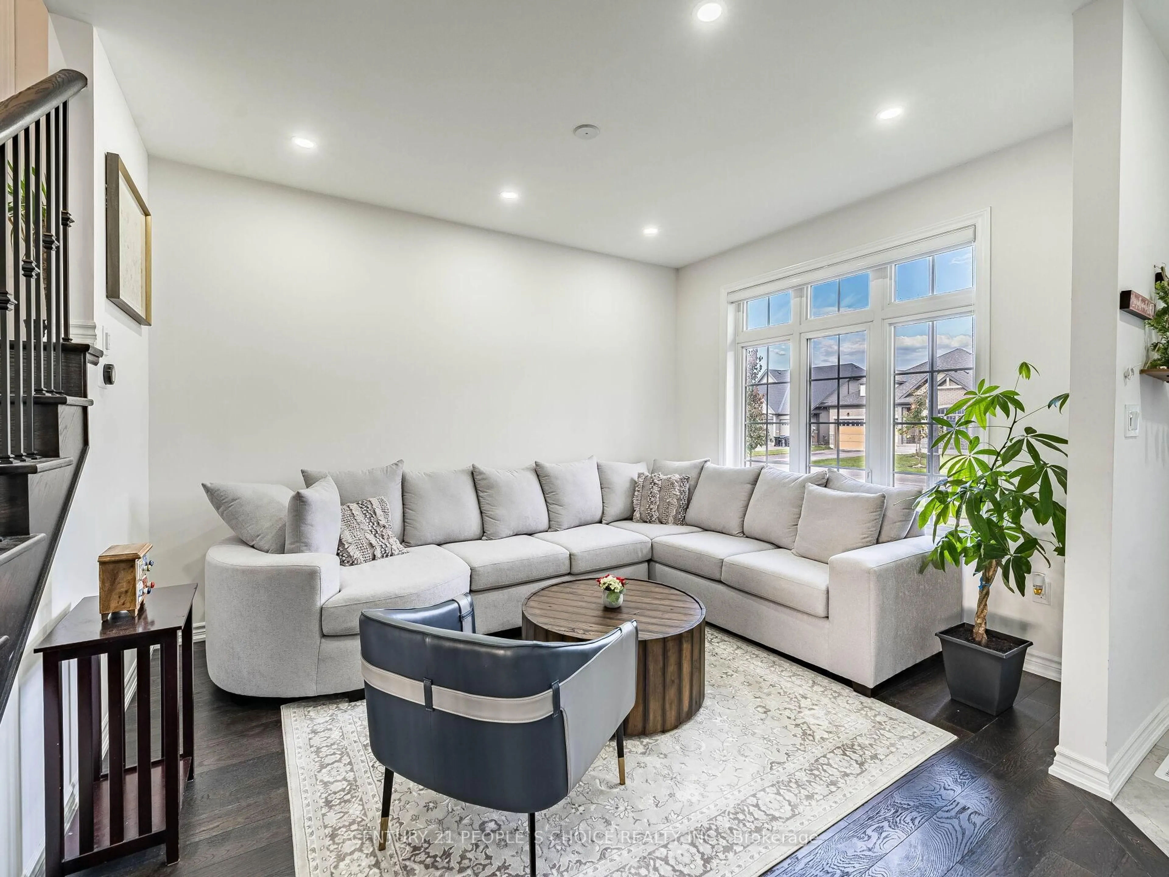 Living room with furniture, unknown for 257 Duncan St, Clearview Ontario L0M 1S0