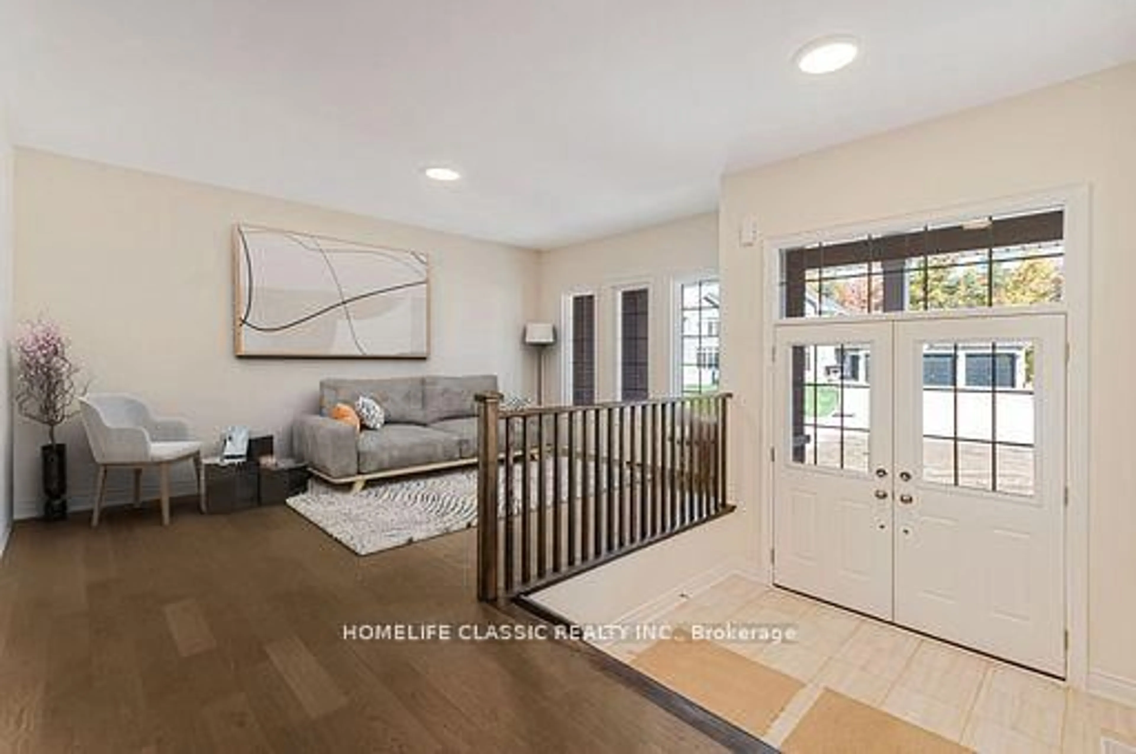 Indoor entryway for 74 Ruby Dr, Oro-Medonte Ontario L0L 2E0