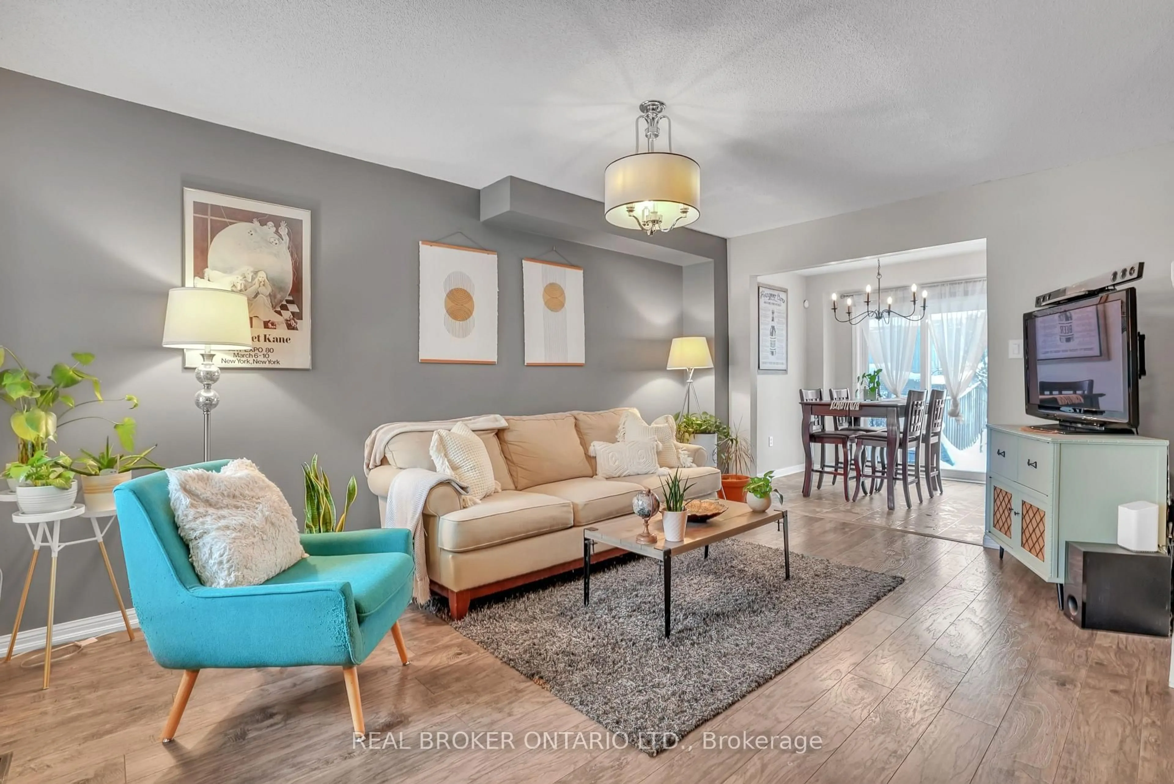 Living room with furniture, unknown for 389 Ferndale Dr, Barrie Ontario L4N 0M1