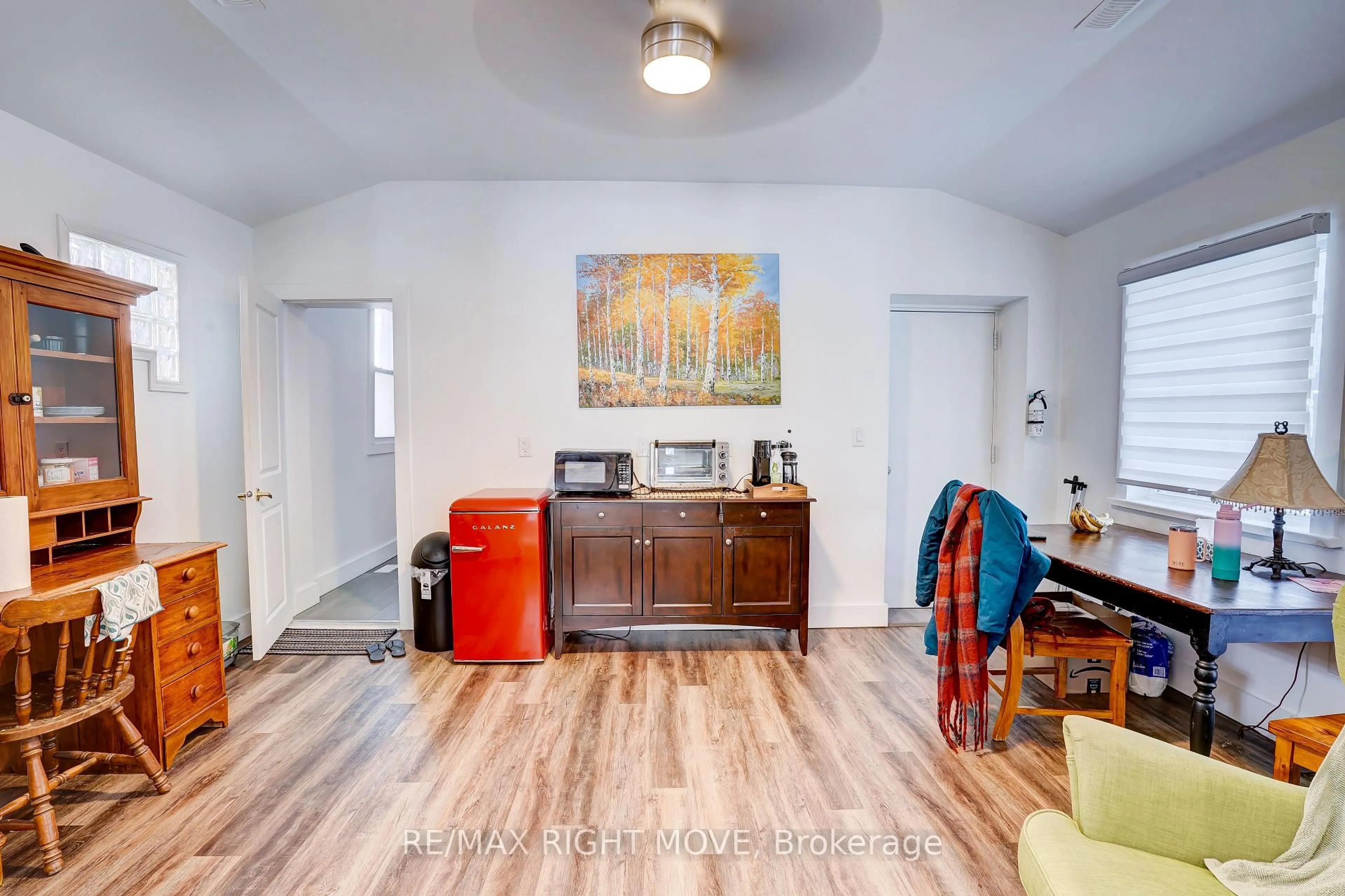 Unknown for 110 Mary St, Orillia Ontario L3V 3E2