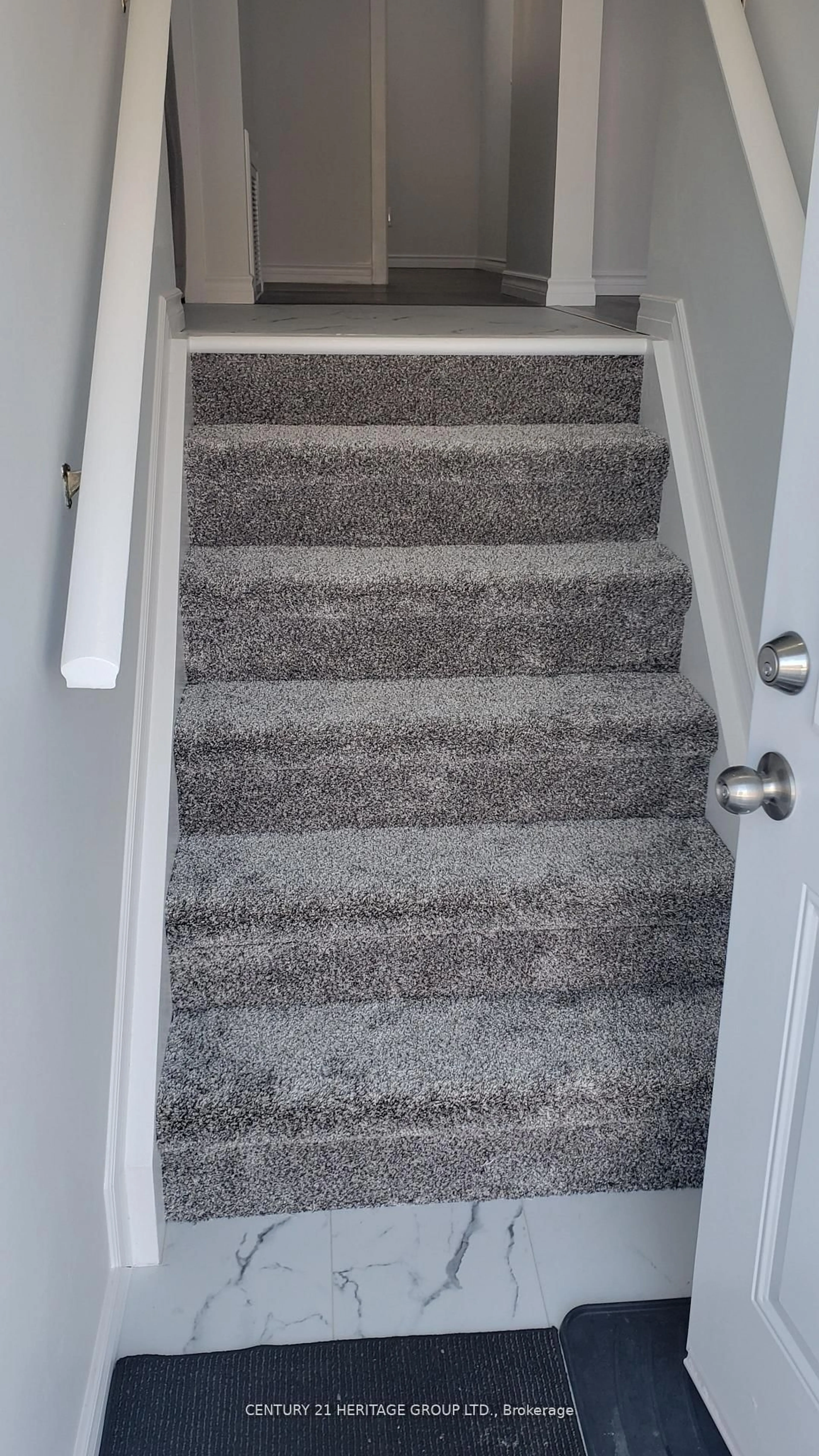 Stairs for 290 George St, Midland Ontario L4R 2W9